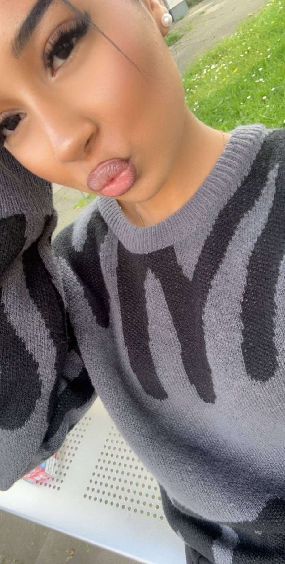 Yasmine 
