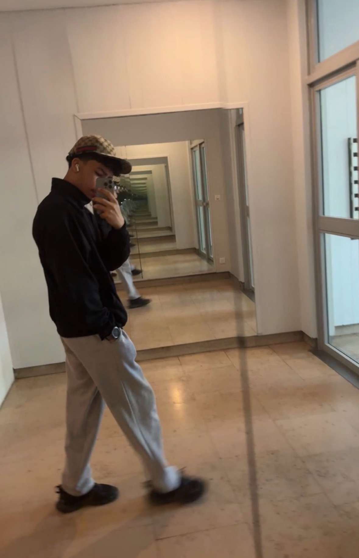 mrk_22