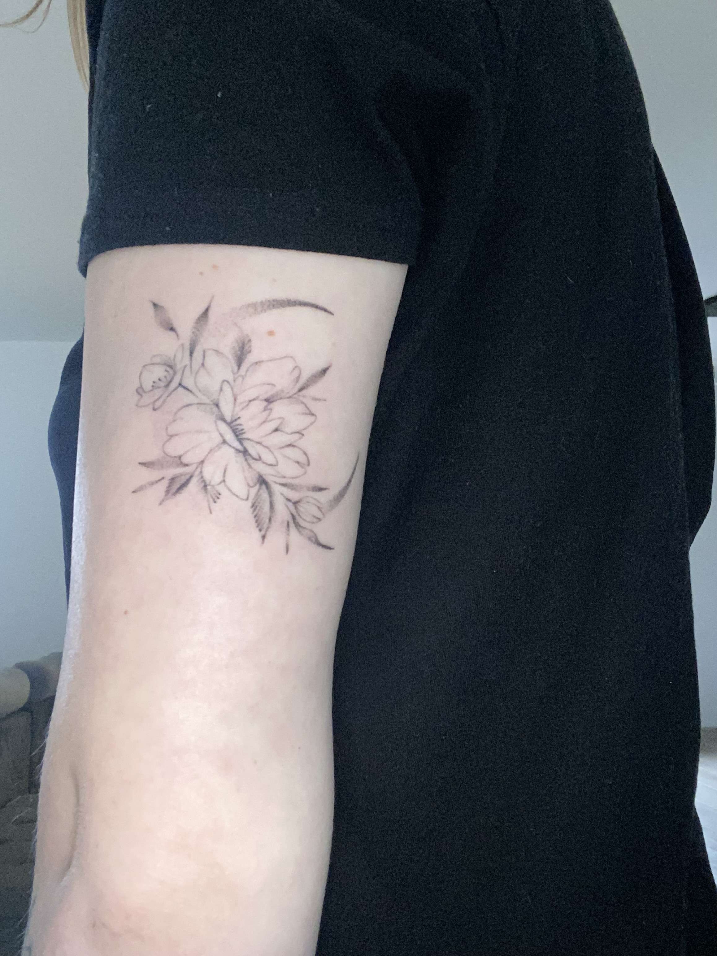 Photo 2 - Mon 8e tatouage cicatrise bien, il est si beau 🤩🥰