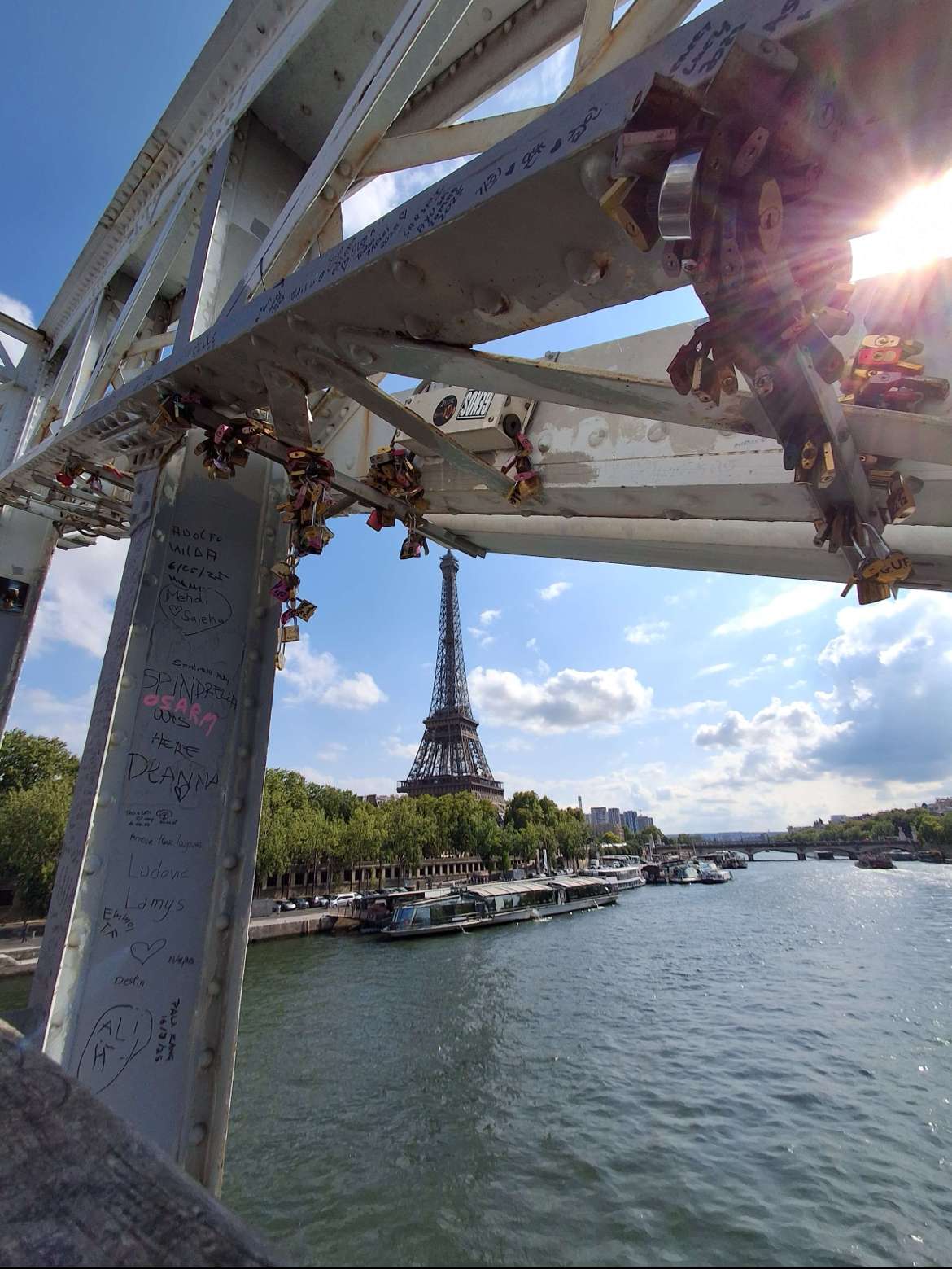 Suite et fin du concours photo sur le th&egrave;me &laquo; Monument &raquo;, voici les finalistes

&Agrave; vos votes pour &eacute;lire la meilleure photo !
Prochainement de nouveaux th&egrave;mes seront propos&eacute;s 😁
