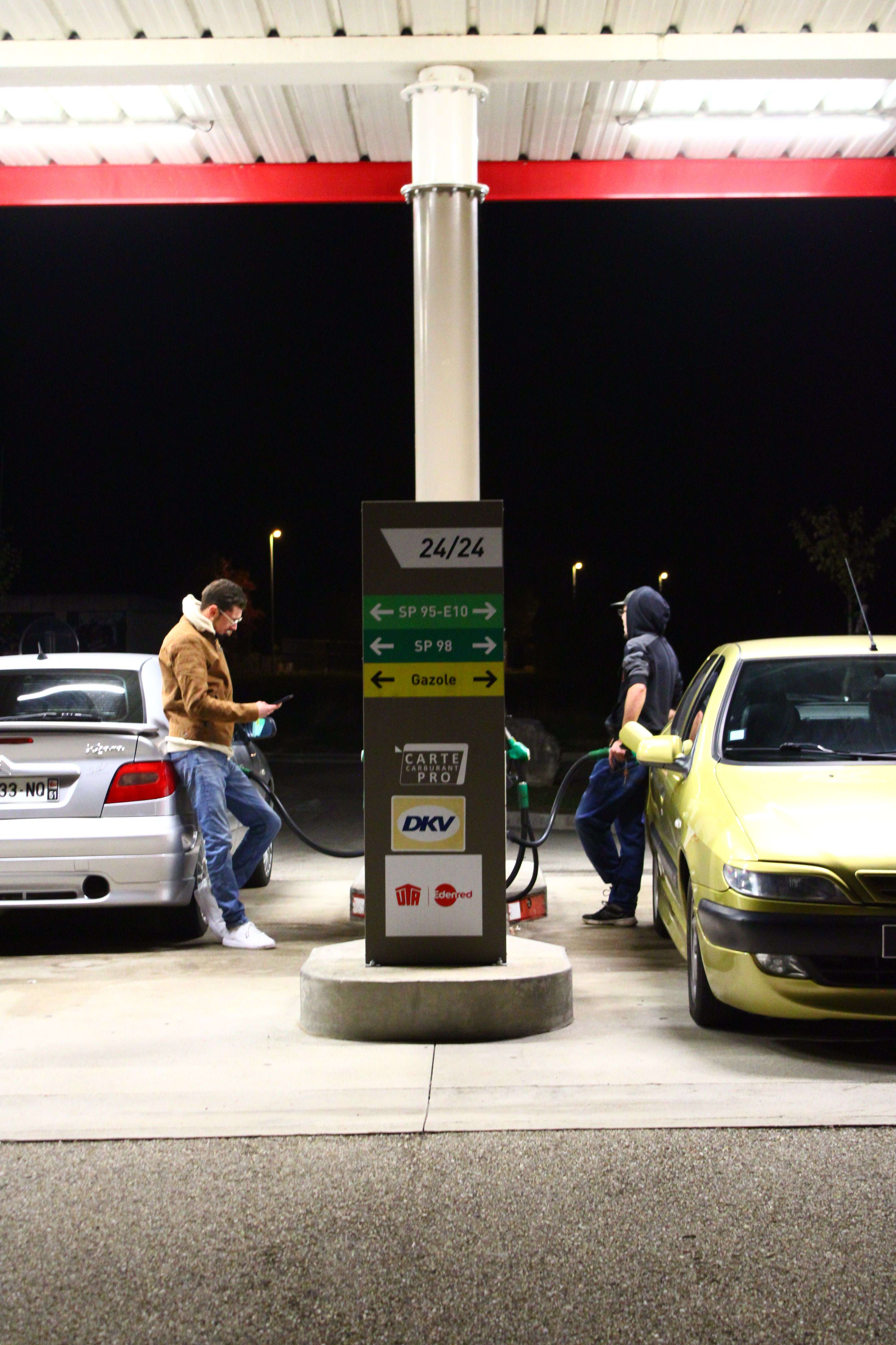 Photo 1 - Vous préférez les photos en couleur ou en noir et blanc? ⛽📸🚗