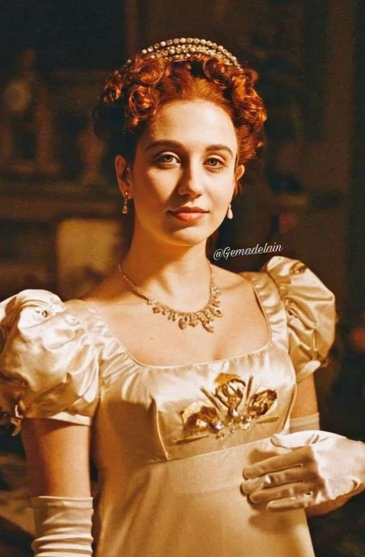 Photo 2 - Vous préférez:
1) Penelope Featherington
2) Philippa Featherington 
3) Francesca Bridgerton 
4) Éloïse Bridgerton 

Autre en 💬