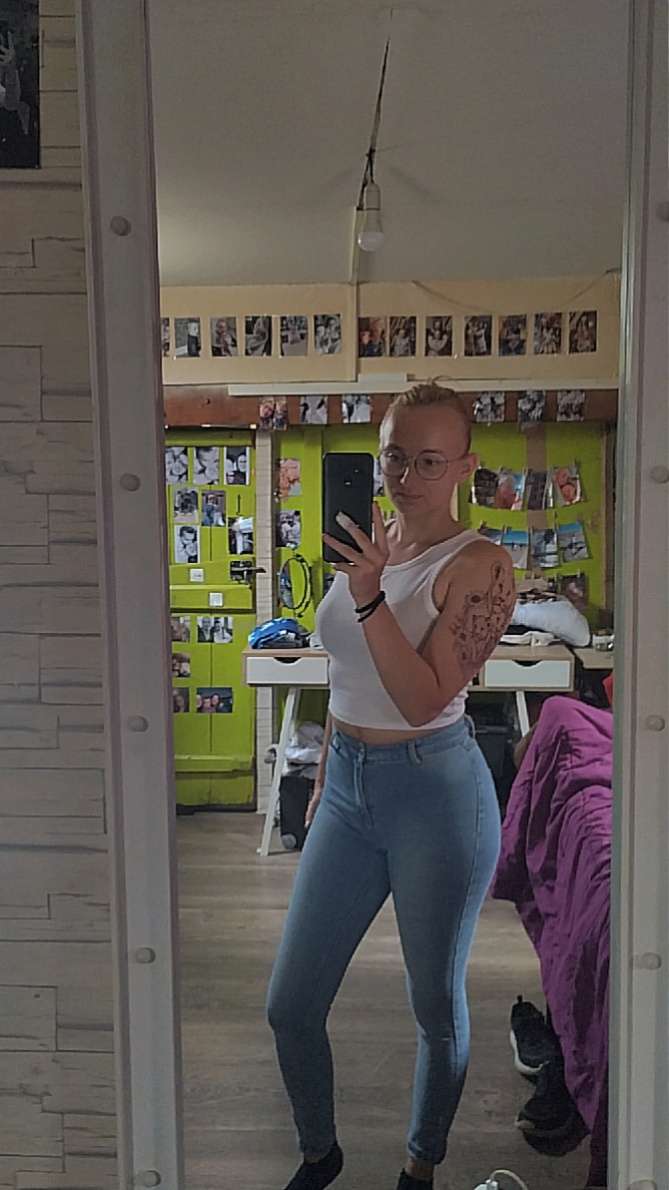 😻