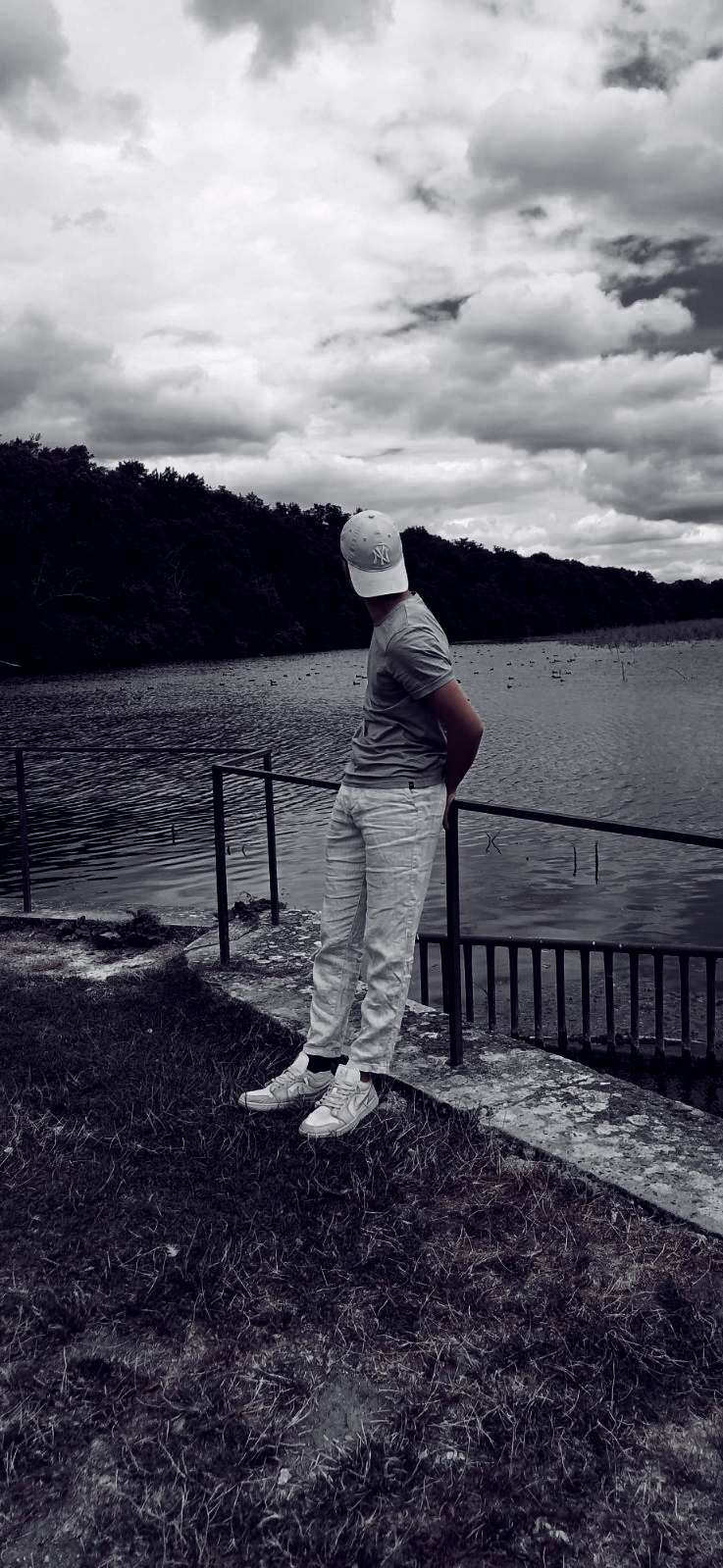 Photo 2 - Laquelle votre pref, celle que je garde