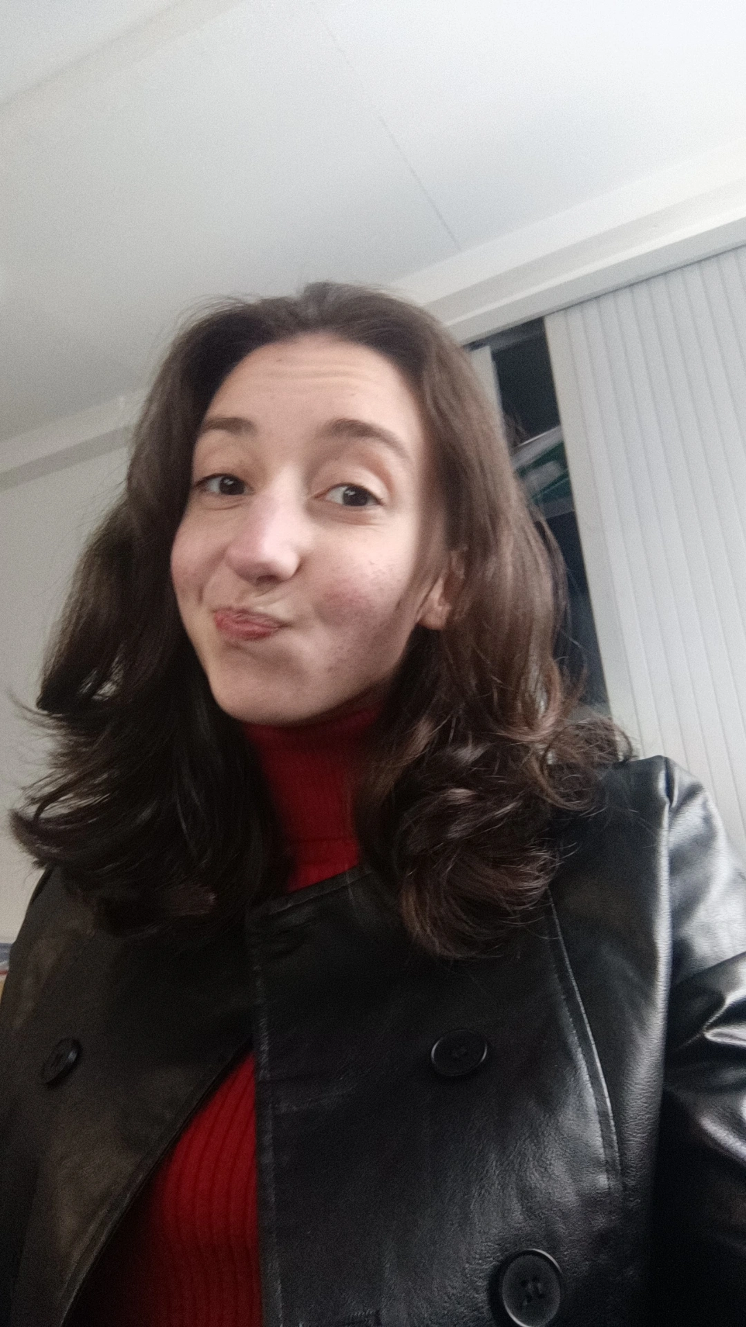 Photo 2 - J'ai demandé à ma coiffeuse de couper un 10 centimètres, on à pas les mêmes 10 centimètres elle et moi