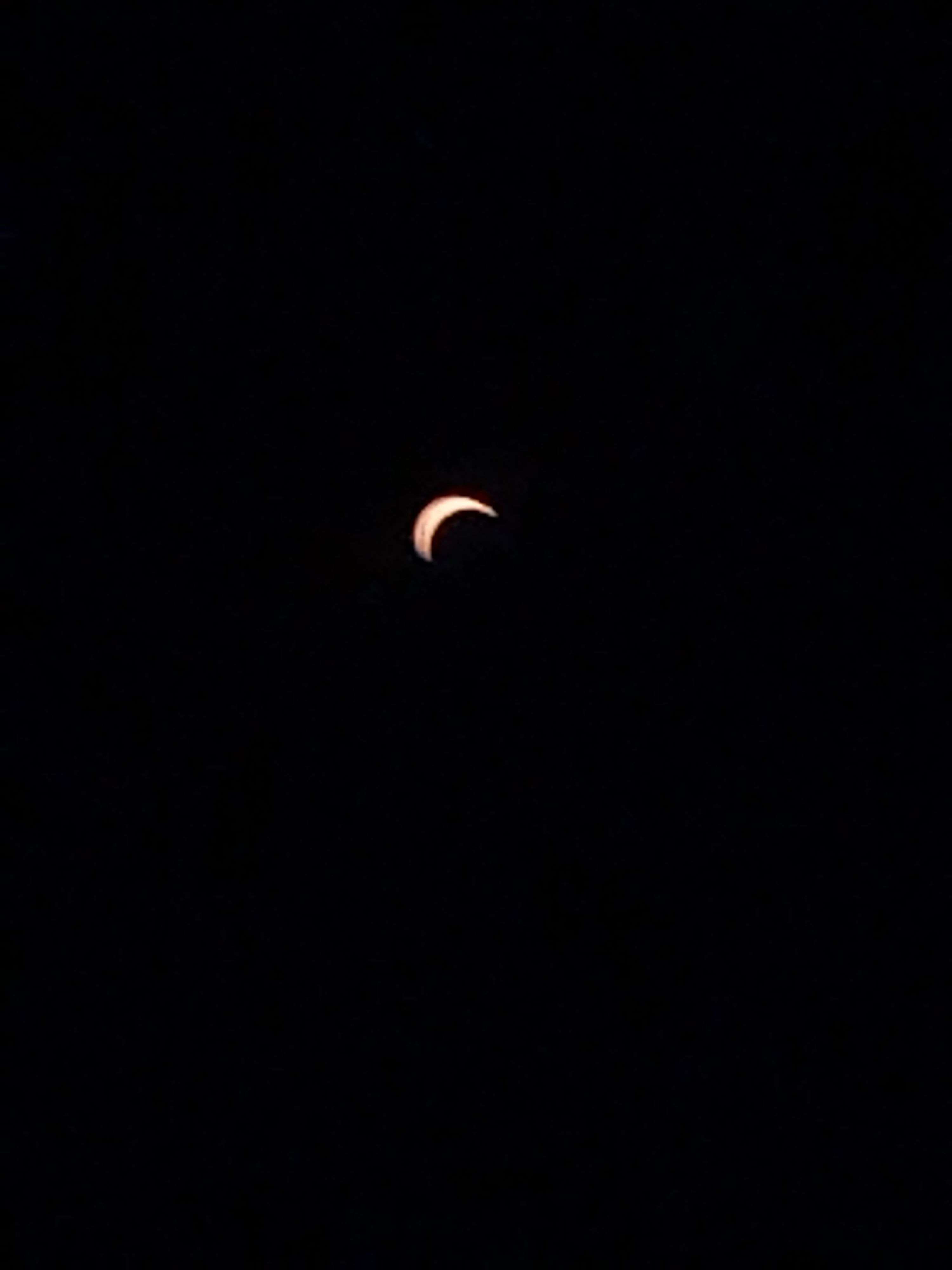 Photo 4 - Quelques photos pendant l'éclipse vous préférez laquelle ?
