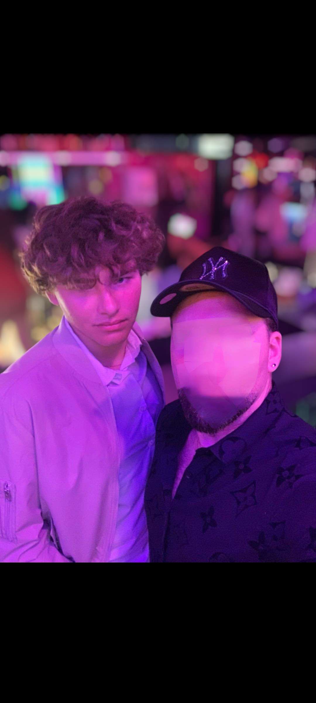 Qui aime bien s'habiller ?
Et quelle photo pr&eacute;f&eacute;r&eacute;e vous ? #f&ecirc;te #internet