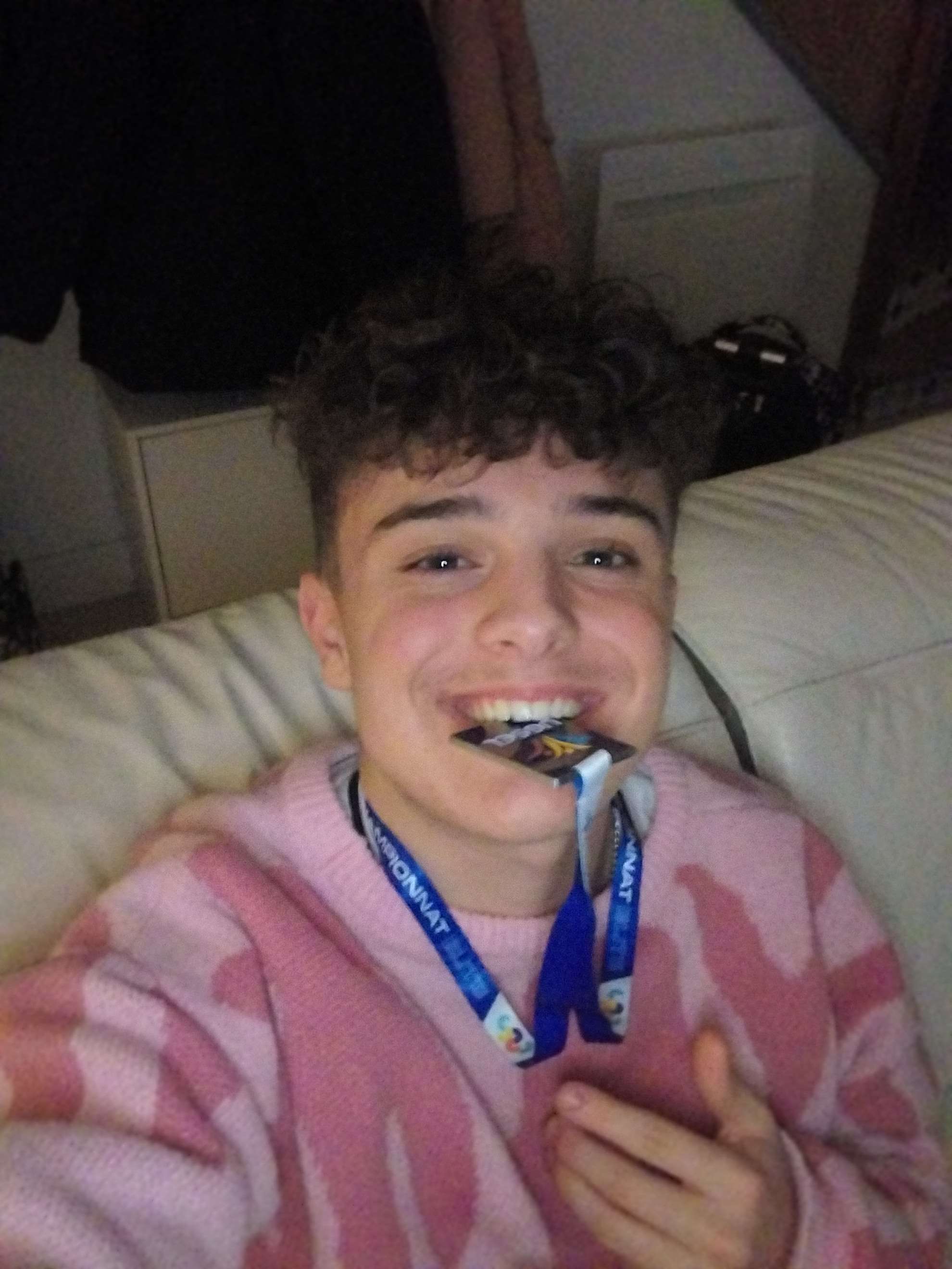 On est pas vice-Champion de France du lancer de poids par &eacute;quipe nous !! 🥈