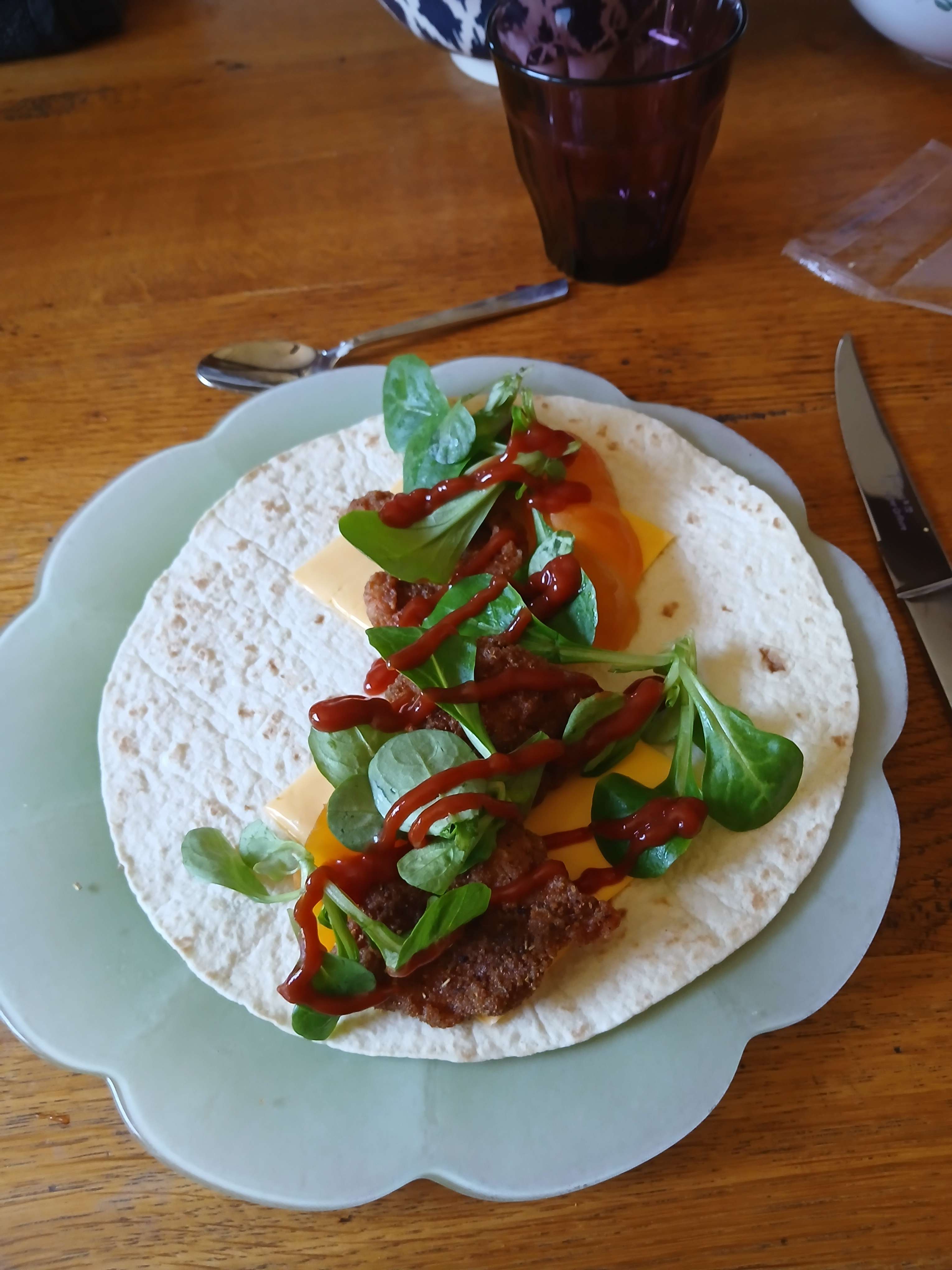 ☀️ Quelle recette voulez vous voir sur mon compte ? ☀️
1- Le wrap (tenders de poulet maison, salade, tomate, cheedar)
2- Un steak de poney ? ☹️