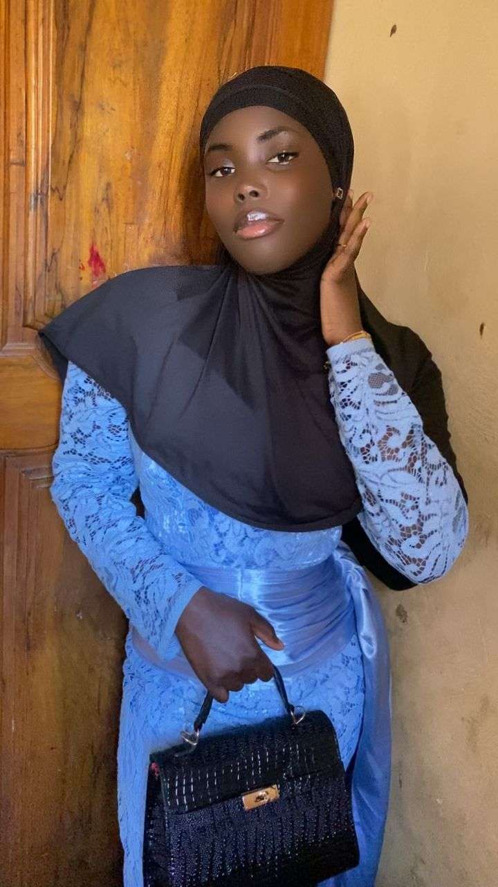 Je suis jolie en bleu ou en jaune  #style