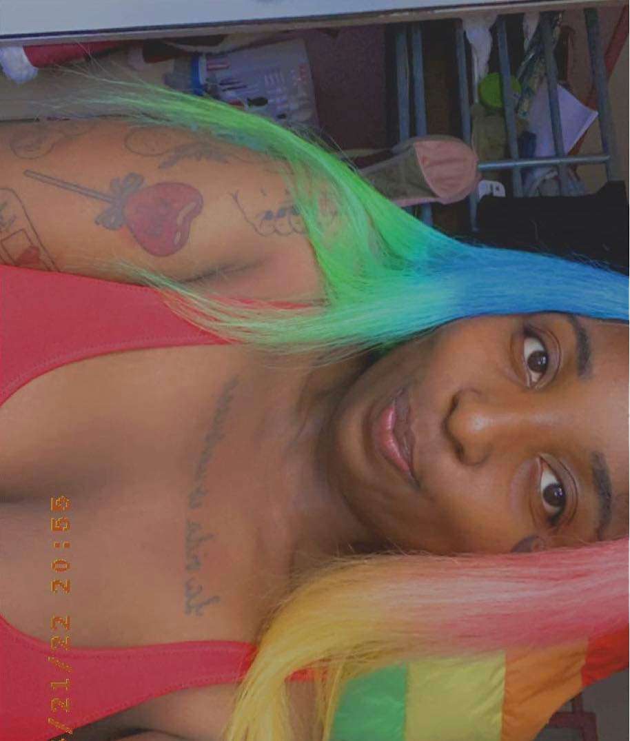 #comp&eacute;tition #choix 
Tu me pr&eacute;f&egrave;re cheveux color&eacute;s ou cheveux simples ?