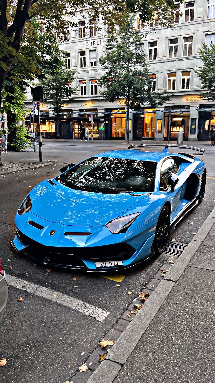 Laquelle des deux ?😁

#choix #voiture #automobile #photo #photographie