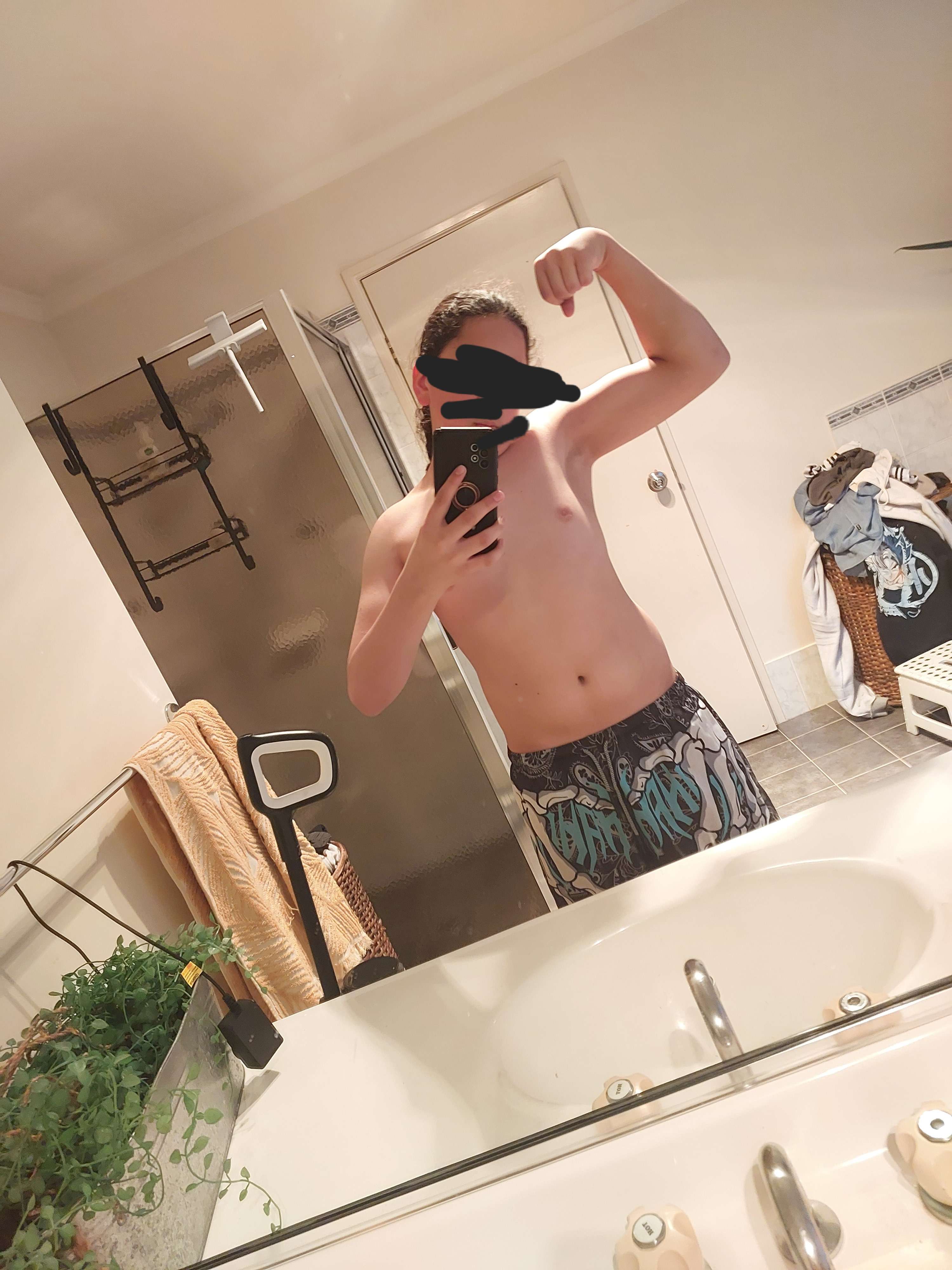 Im new here and looking to date anyone i just want a nice gf😁🔥💪