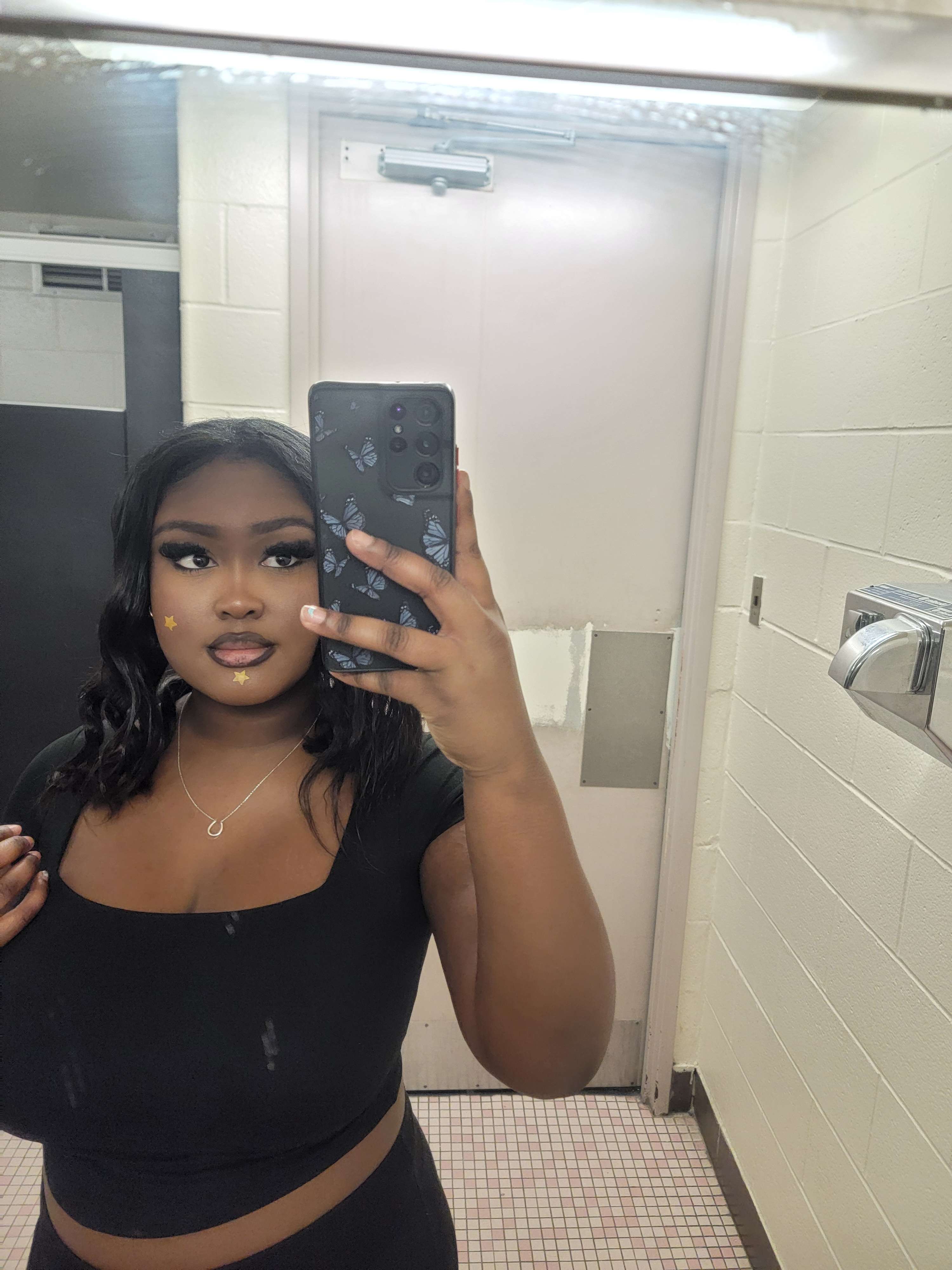 17 f want sugar daddy only serious buyers i sell content also