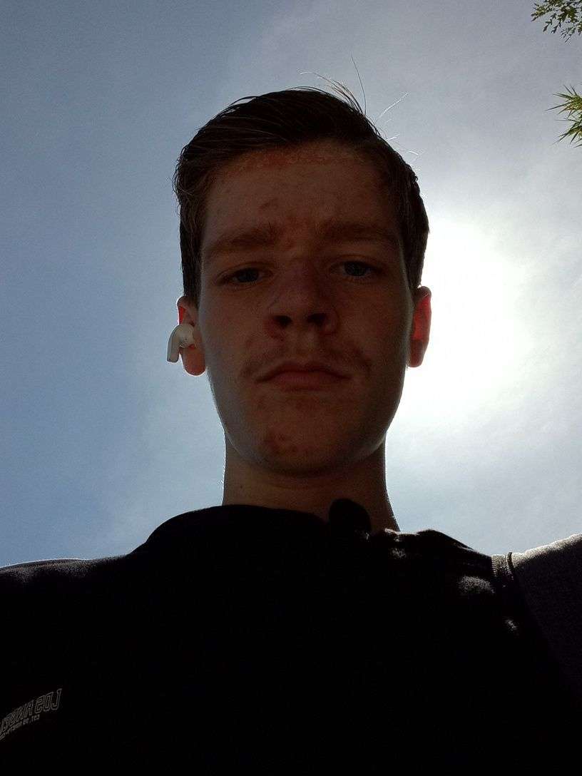 Photo 1 - Voilà a quoi je ressemble la quelle des deux vous préférez
