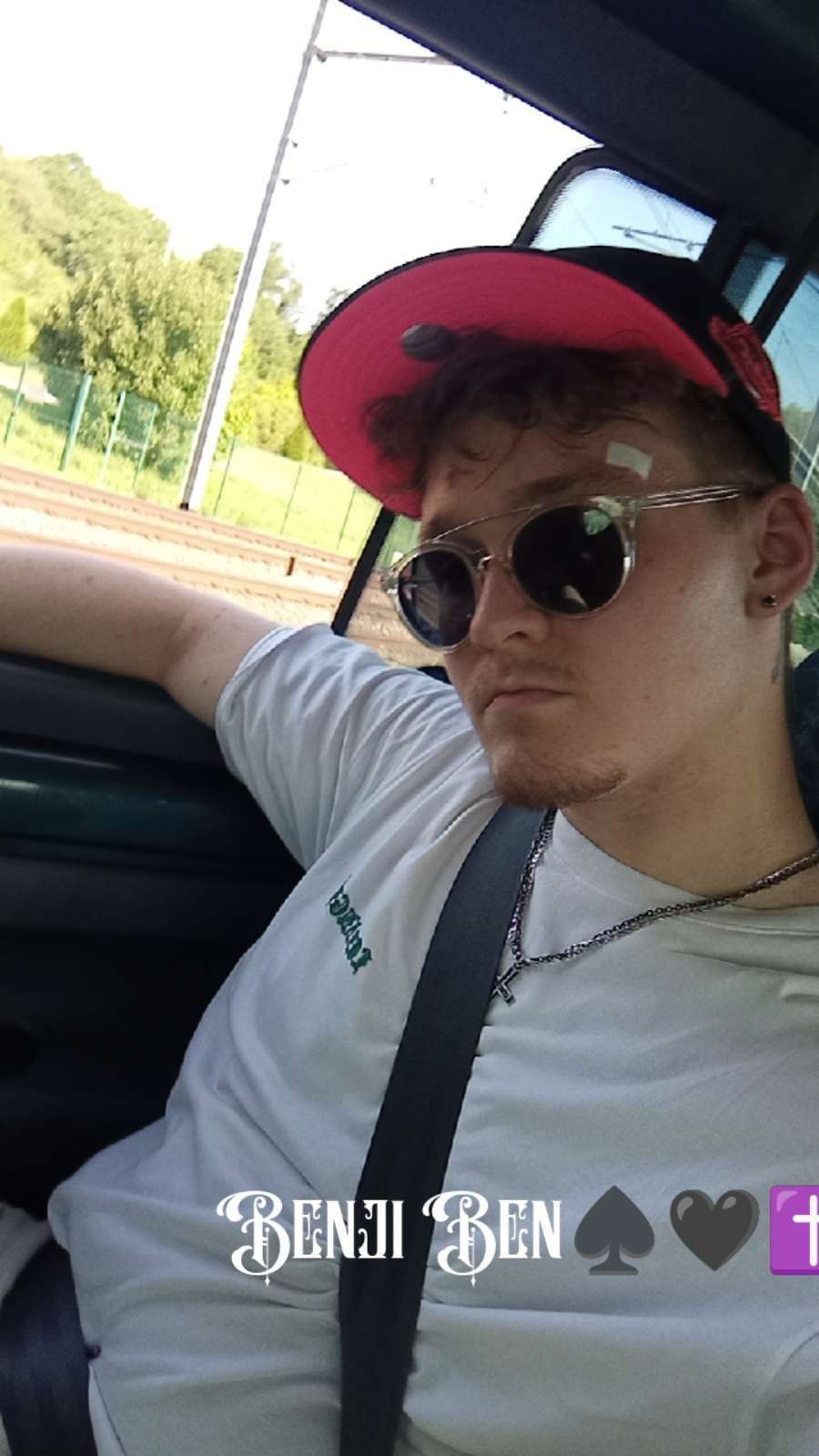 Photo 2 - Apparemment je suis pas ouf vous préférez la quels 🤷? #connaissances #love #filles