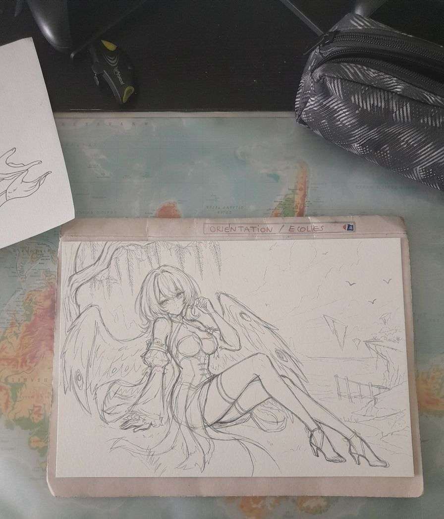 Photo 2 - Pour indication celui de droit est seulement à un stade de croquis XD voilà !!!