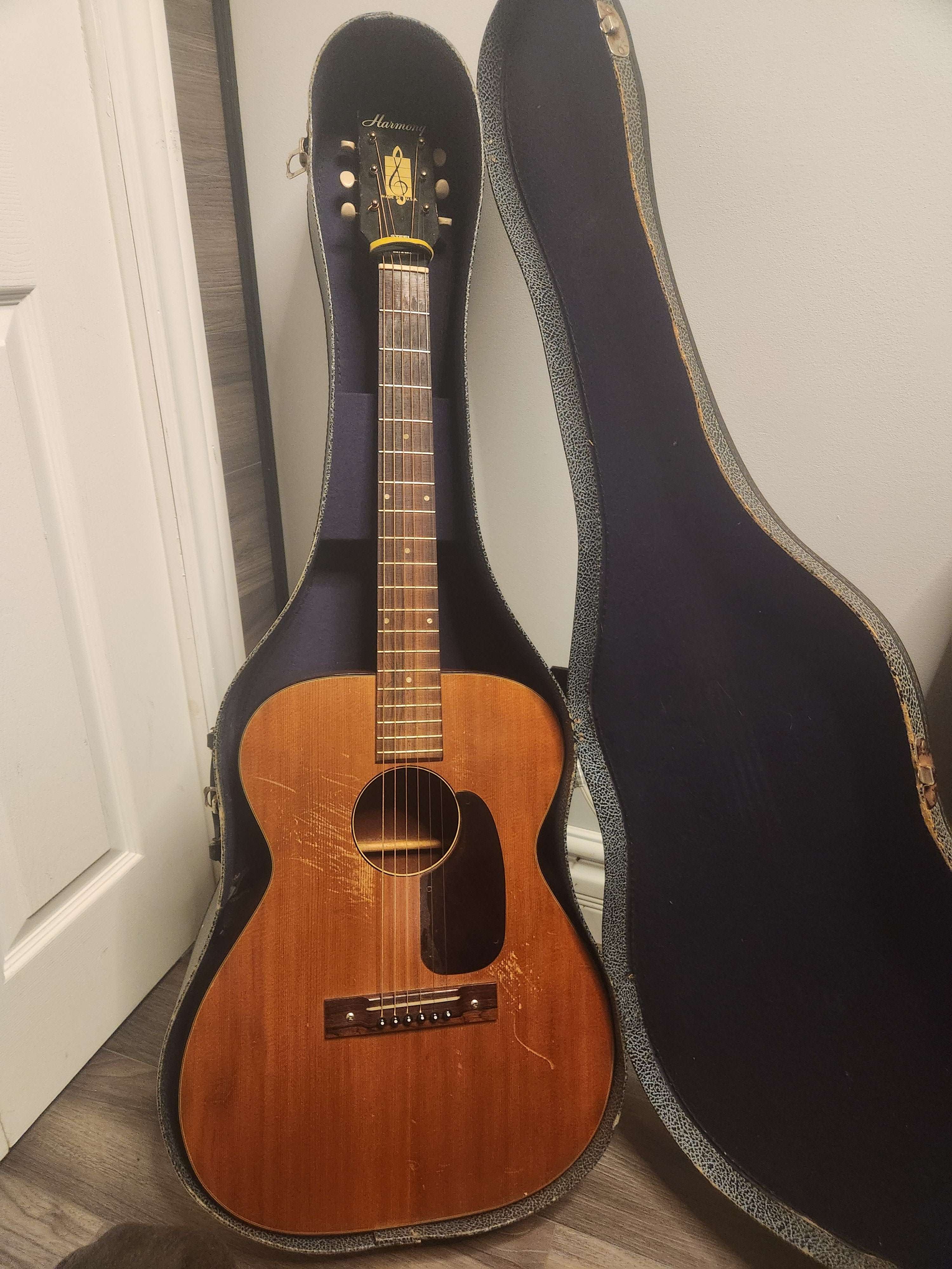 Photo 2 - Est ce que quelqu'un joue un instrument ici si oui tu joue quoi