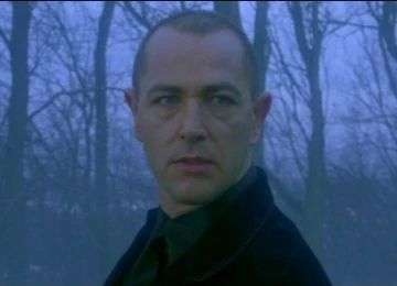 Photo 4 - Vous préférez quel ennemi de Highlander

1) Kurgan
2) Général Katana
3) Khan
4) Jacob Kell