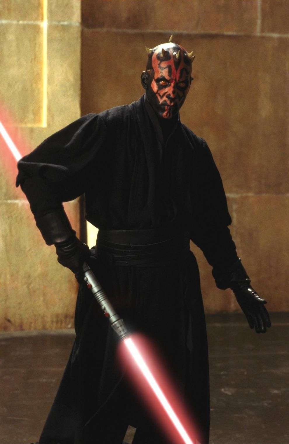 Photo 2 - Vous préférez quel Siths?

1) Dark Sidious
2) Dark Maul
3) Dark Vador 
4) Dark Kryat

Si autres Siths en commentaires