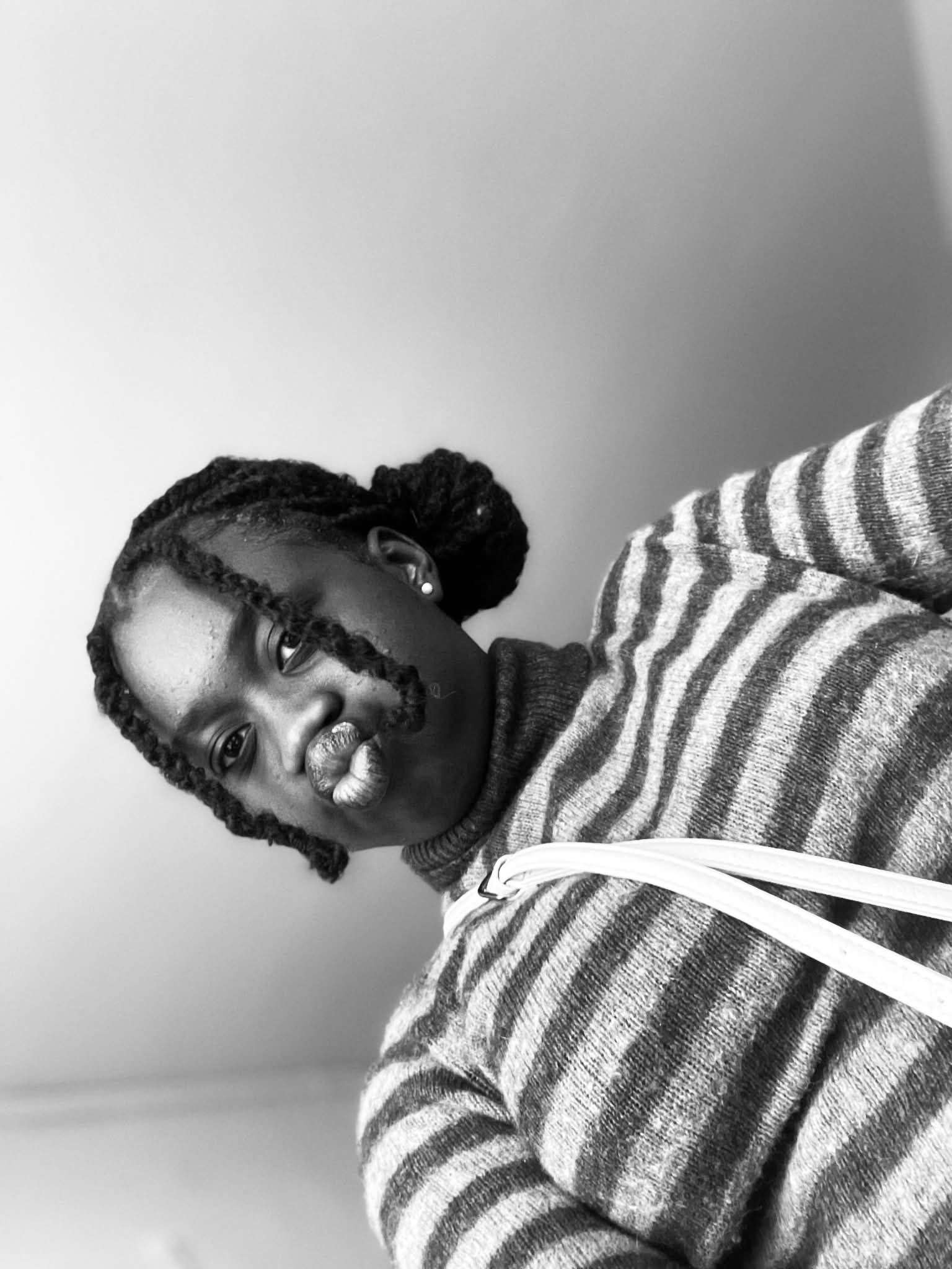 Photo 2 - Fière d'être Noir 🤎🖤
#noir #fierte