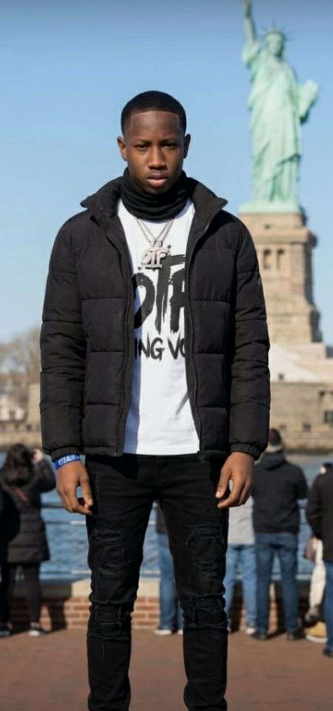 Photo 1 - I'm from USA..... 
My chanel YouTube Mr_VOX_TV