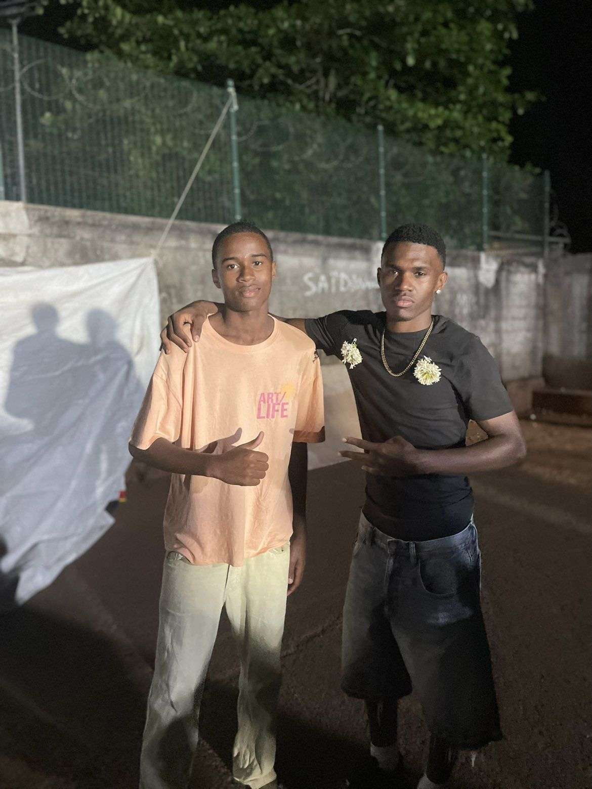Photo 1 - Entre c'est 2 photo qui est le bon duo   #célibataire