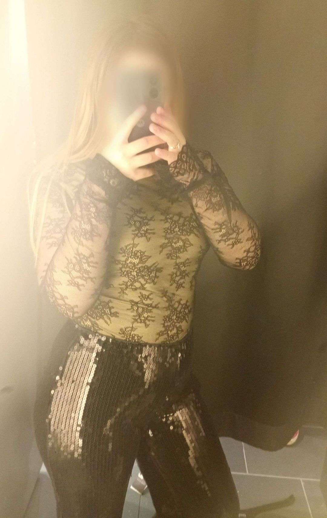 Photo 4 - Phase 1 concours d'outfit 💃
Groupe D

Votez pour votre préféré et celui avec le plus de votes passe directement à la prochaine manche