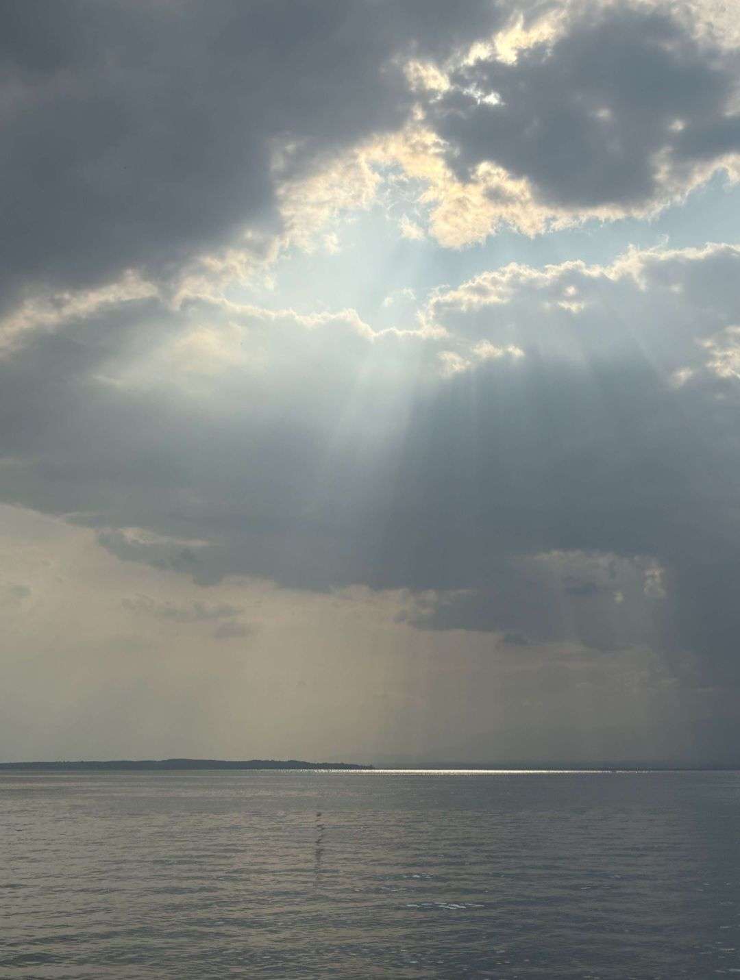 🌅 Demi-finale &mdash; Concours photo de ciel&nbsp;

Duel 2

Votez pour votre pr&eacute;f&eacute;r&eacute;e
La photo qui obtiendra le plus de votes se qualifiera pour la finale&nbsp;