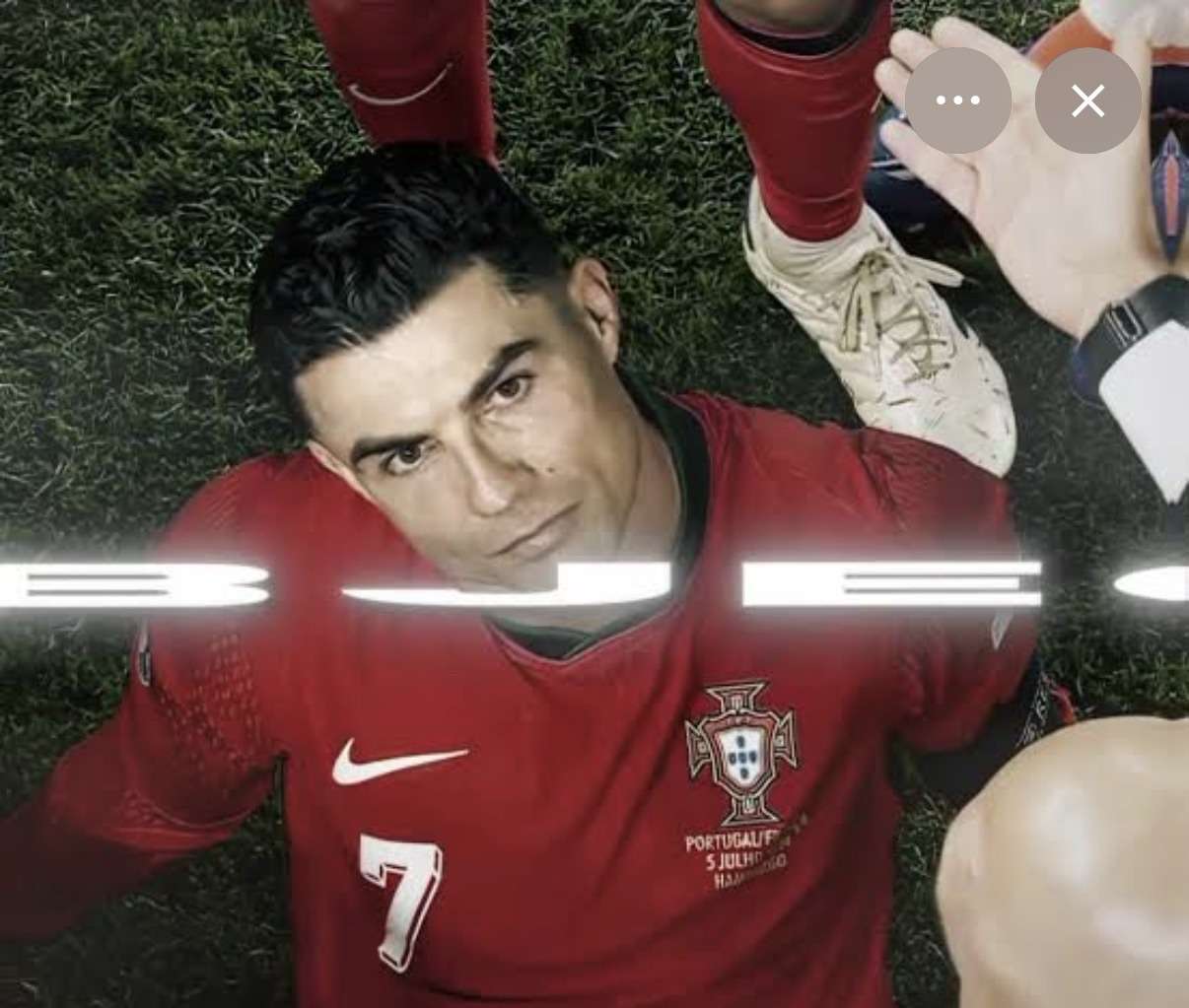 Cr7 ou (Messi le point . )