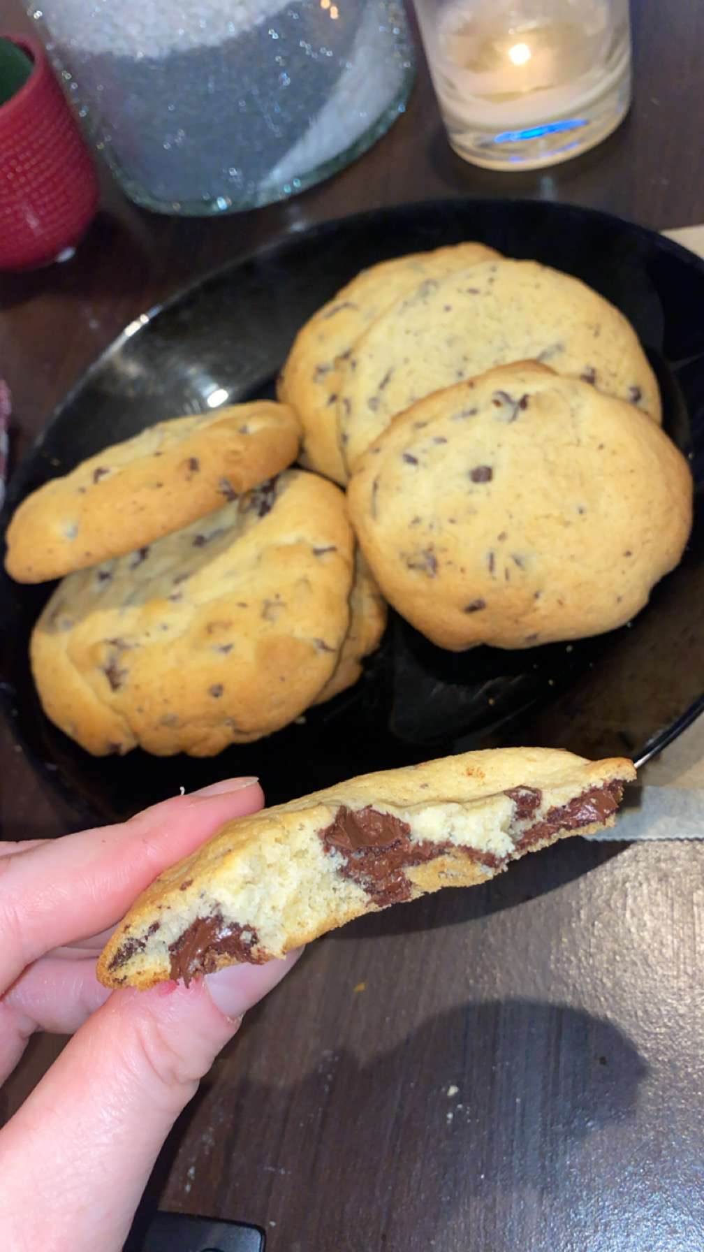 Verdict : ils sont tr&egrave;s bons. Croquants sur le bord et moelleux au milieu avec le chocolat un peu coulant