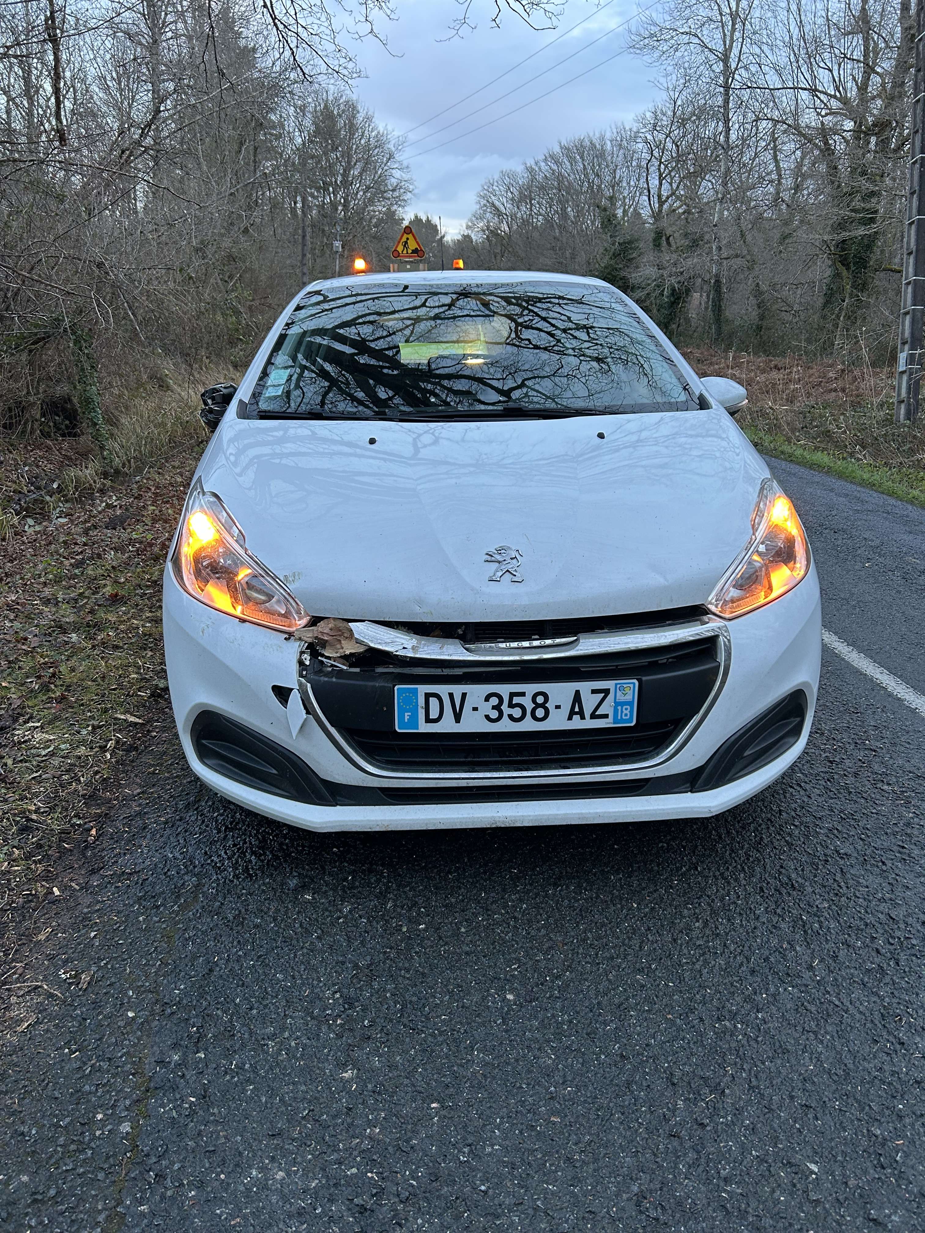 Du coup c&rsquo;est s&ucirc;r on met ma voiture &agrave; la casse et je vais m&rsquo;acheter une nouvelle voiture, c&rsquo;est le mieux &agrave; faire 🤷🏼&zwj;♀️

J&rsquo;ai m&ecirc;me pas p&ucirc; dire adieu &agrave; ma 208 apr&egrave;s mon accident de la route de lundi ..