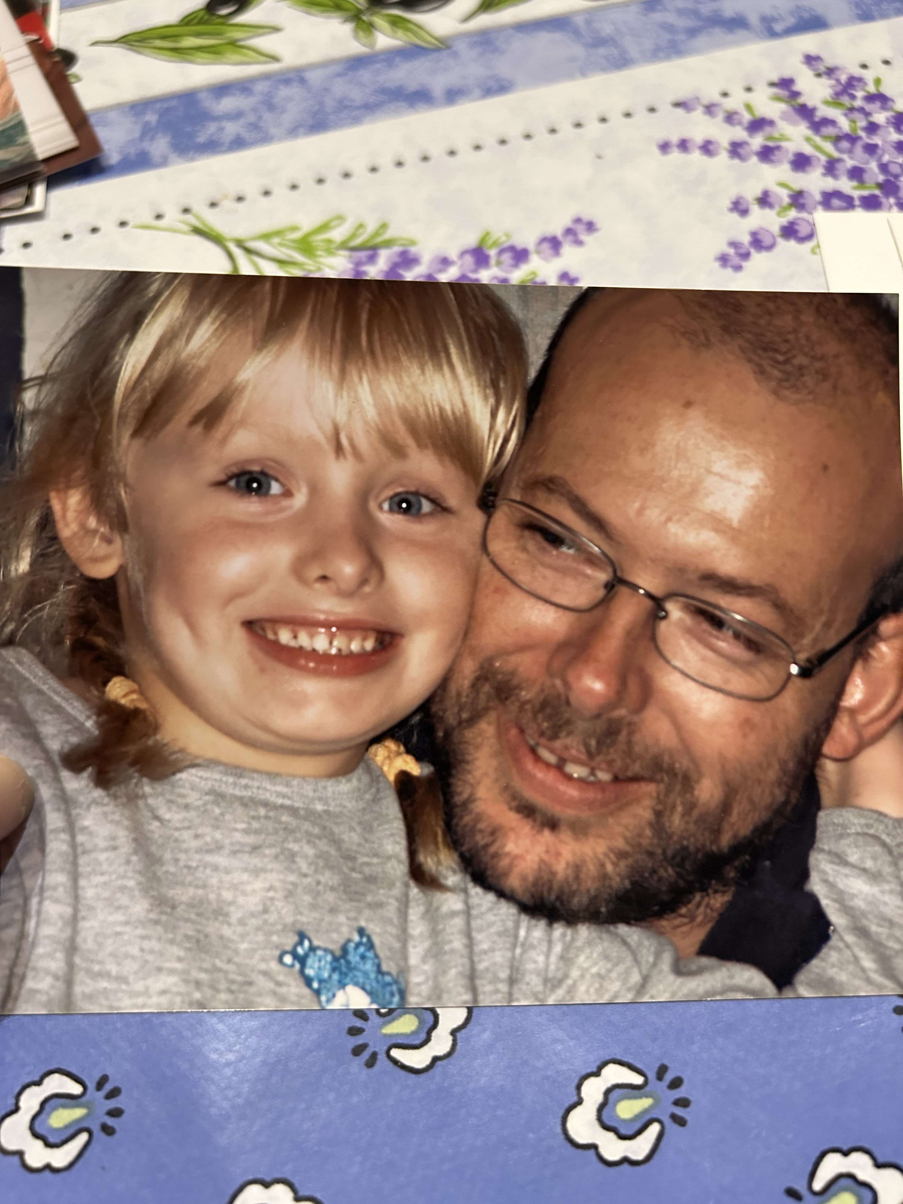Aujourd&rsquo;hui c&rsquo;est ton anniversaire Papa, tu aurais eu 55 ans. Tu me manque terriblement depuis ton d&eacute;c&egrave;s il y a bient&ocirc;t 11 ans &hellip;🕊️
Je vais te rendre un bel hommage mardi ❤️