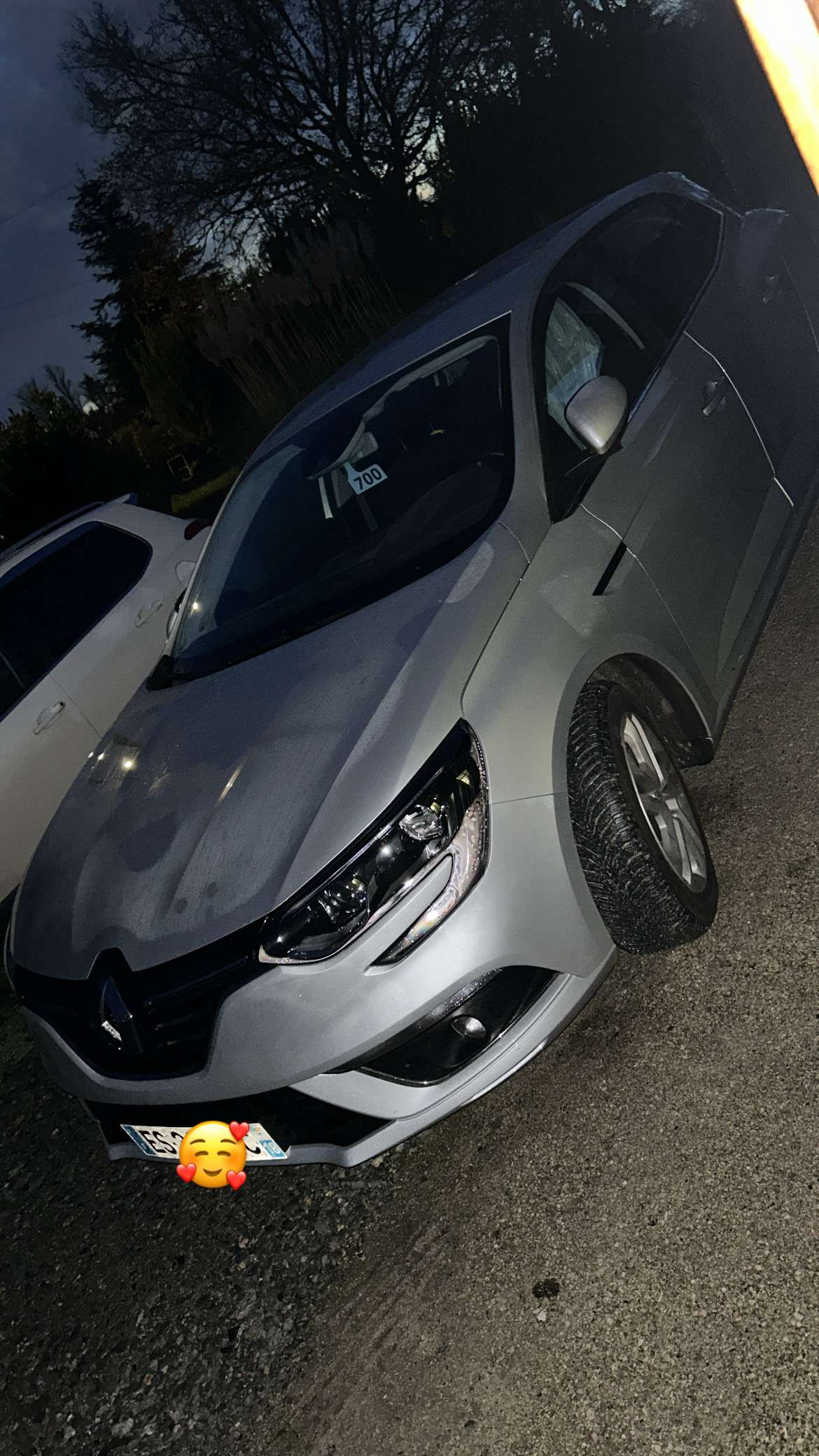Ma voiture est enfin r&eacute;par&eacute;e apr&egrave;s mon accident de la route le 10 novembre ! 
Quel plaisir de la revoir comme &ccedil;a 🥰