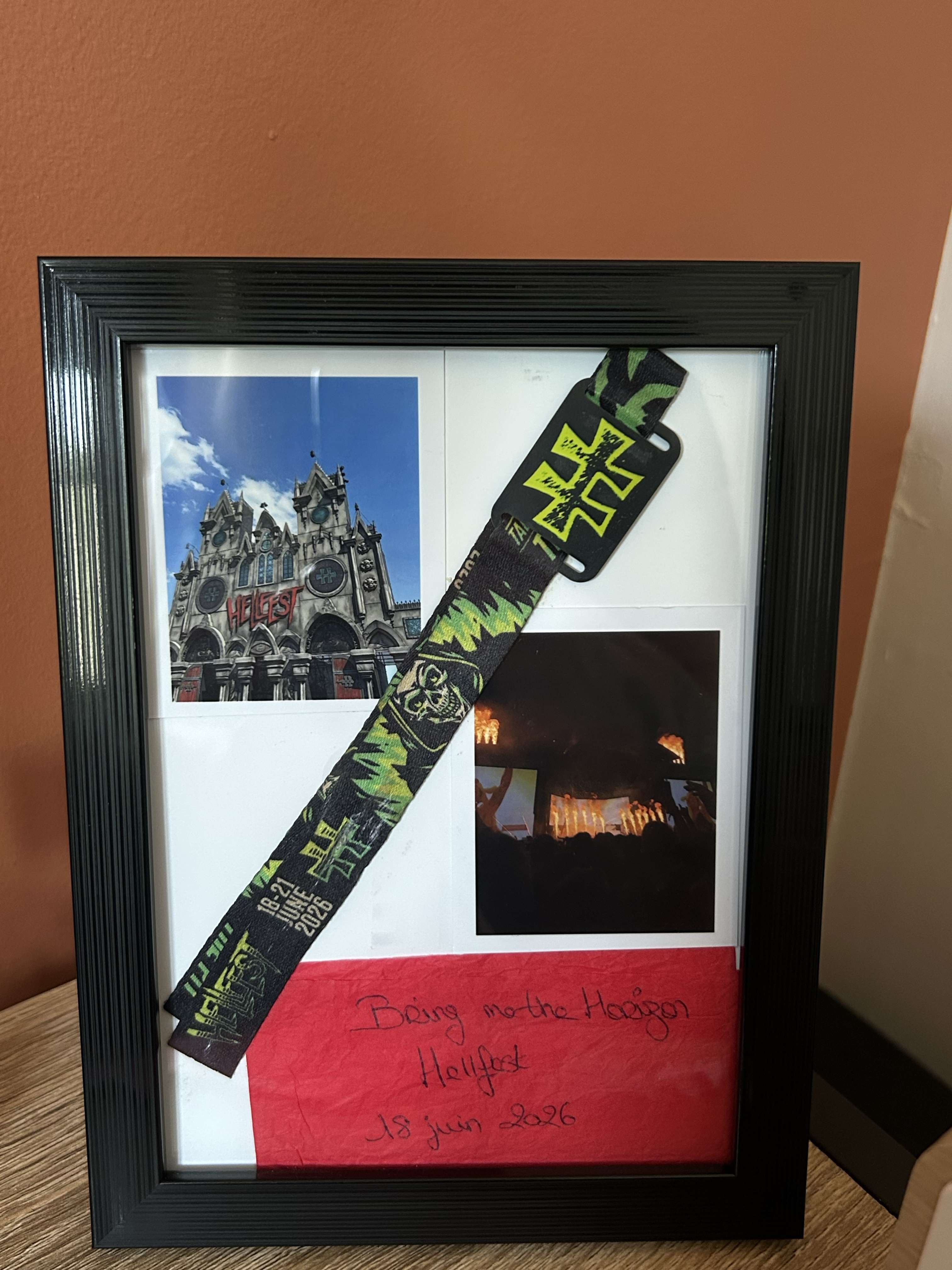 J&rsquo;ai fait un cadre souvenir du Hellfest 😍🤘🏼

J&rsquo;ai imprim&eacute; d&rsquo;autres photos comme &ccedil;a je pourrai changer de temps en temps 🥰