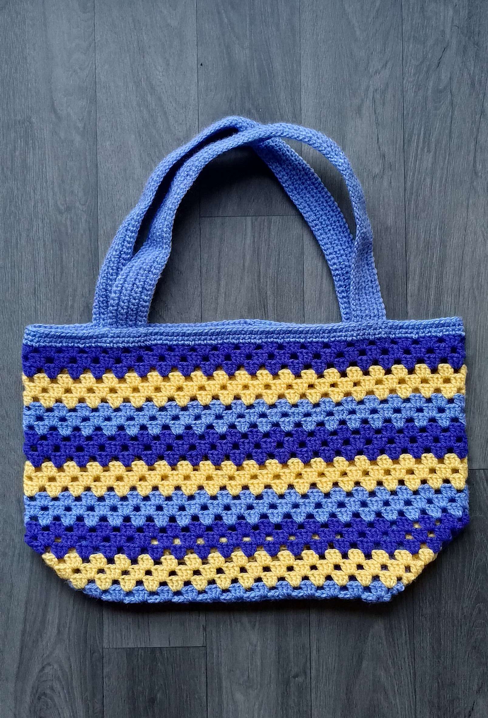 Fini il y a quelques jours, une cr&eacute;a que j'ai faite pour ma boutique🤩 

#sac #crochet #vente #satisfaction