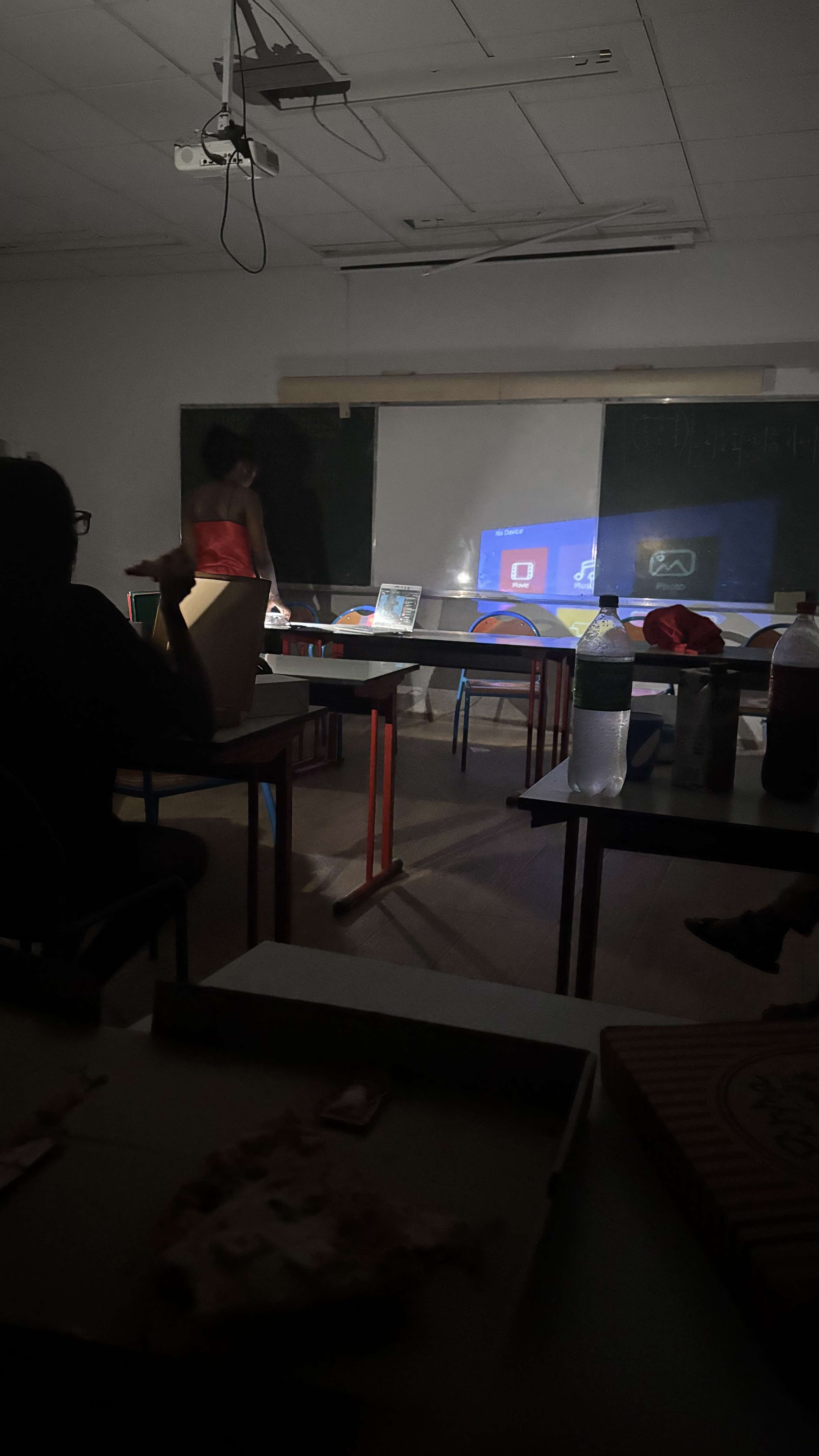 Netflix and chill en classe parce qu&rsquo;on peut enft 🥰