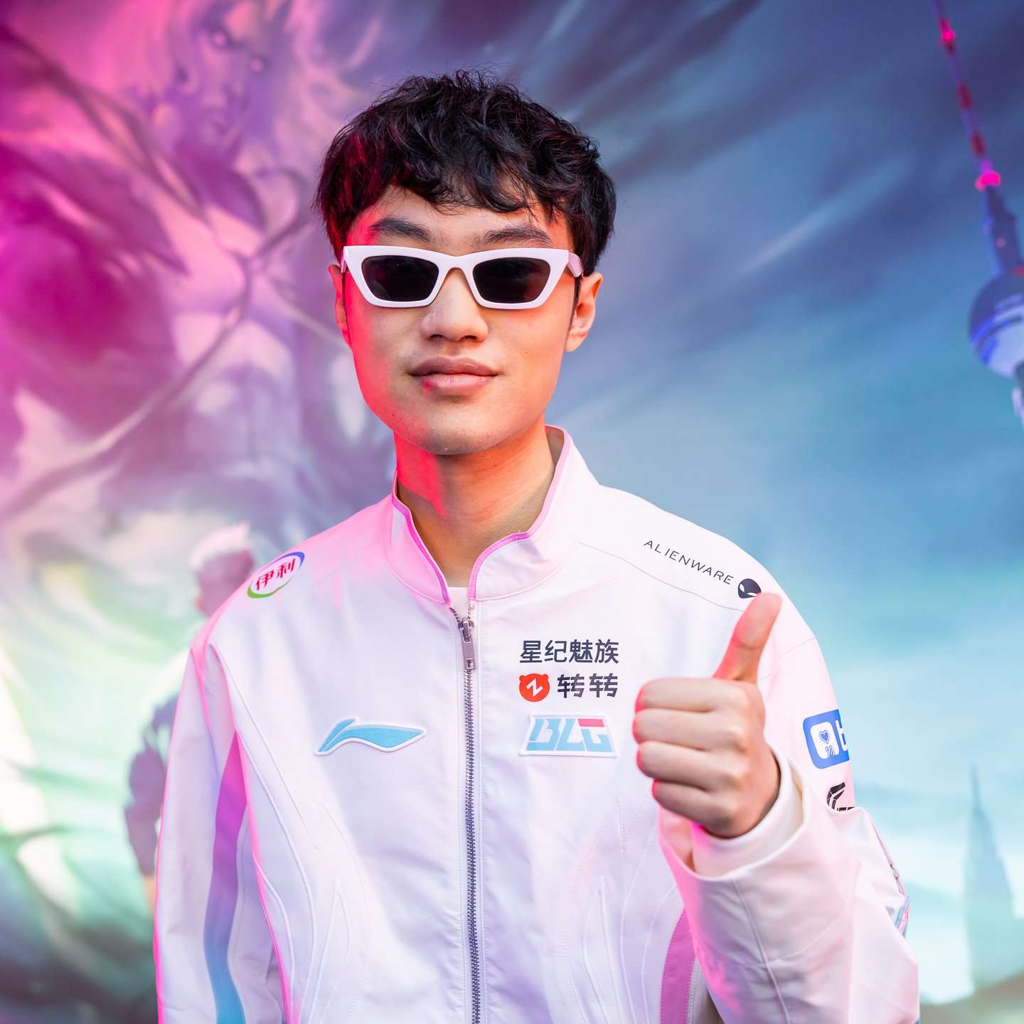 &Agrave; 18h cet homme soul&egrave;vera son titre tant m&eacute;riter de champion du monde