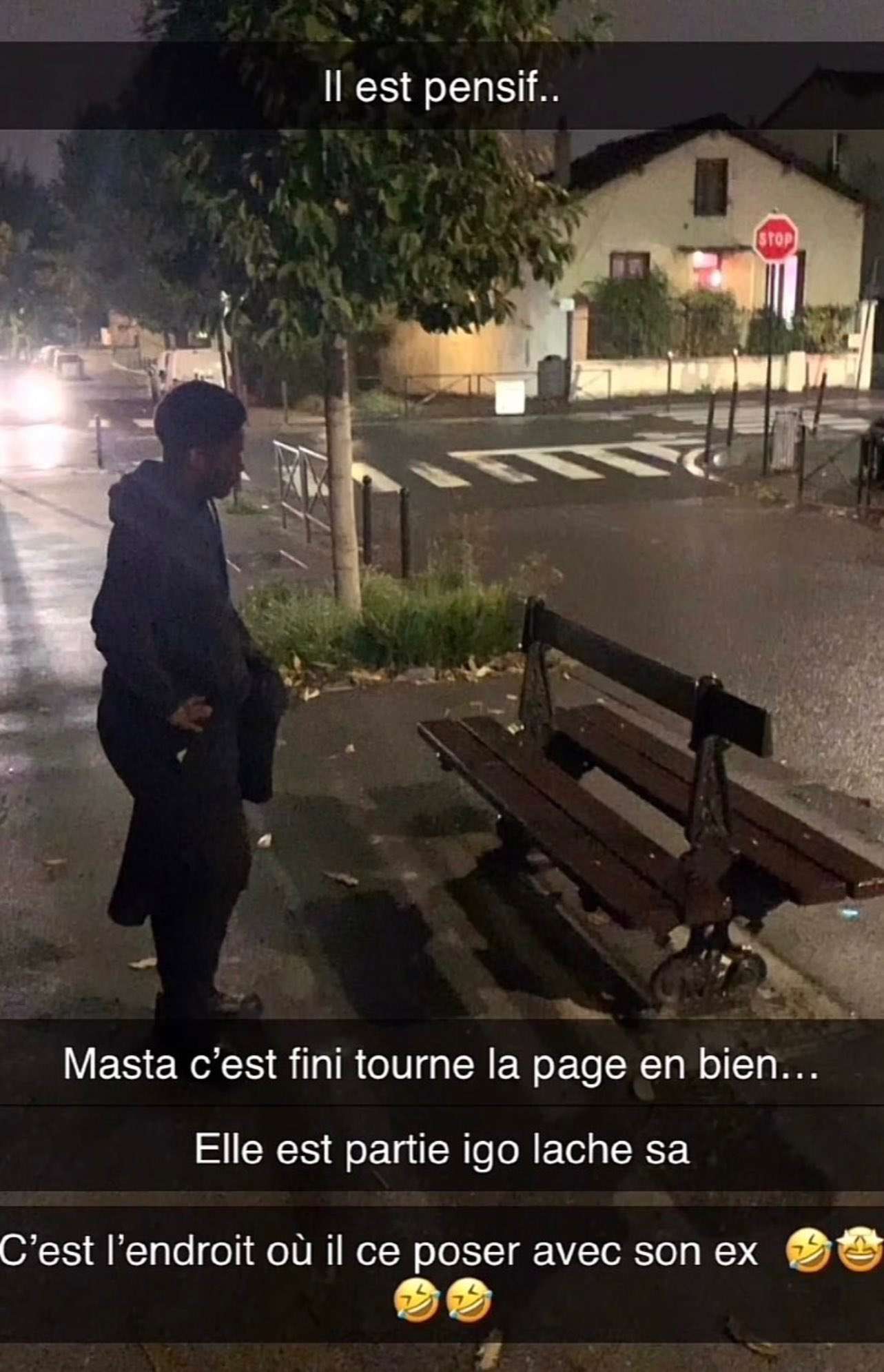 @LaRueTqt qui reste botlane alors qu'on est d&eacute;j&agrave; tous au Mid depuis 10 min