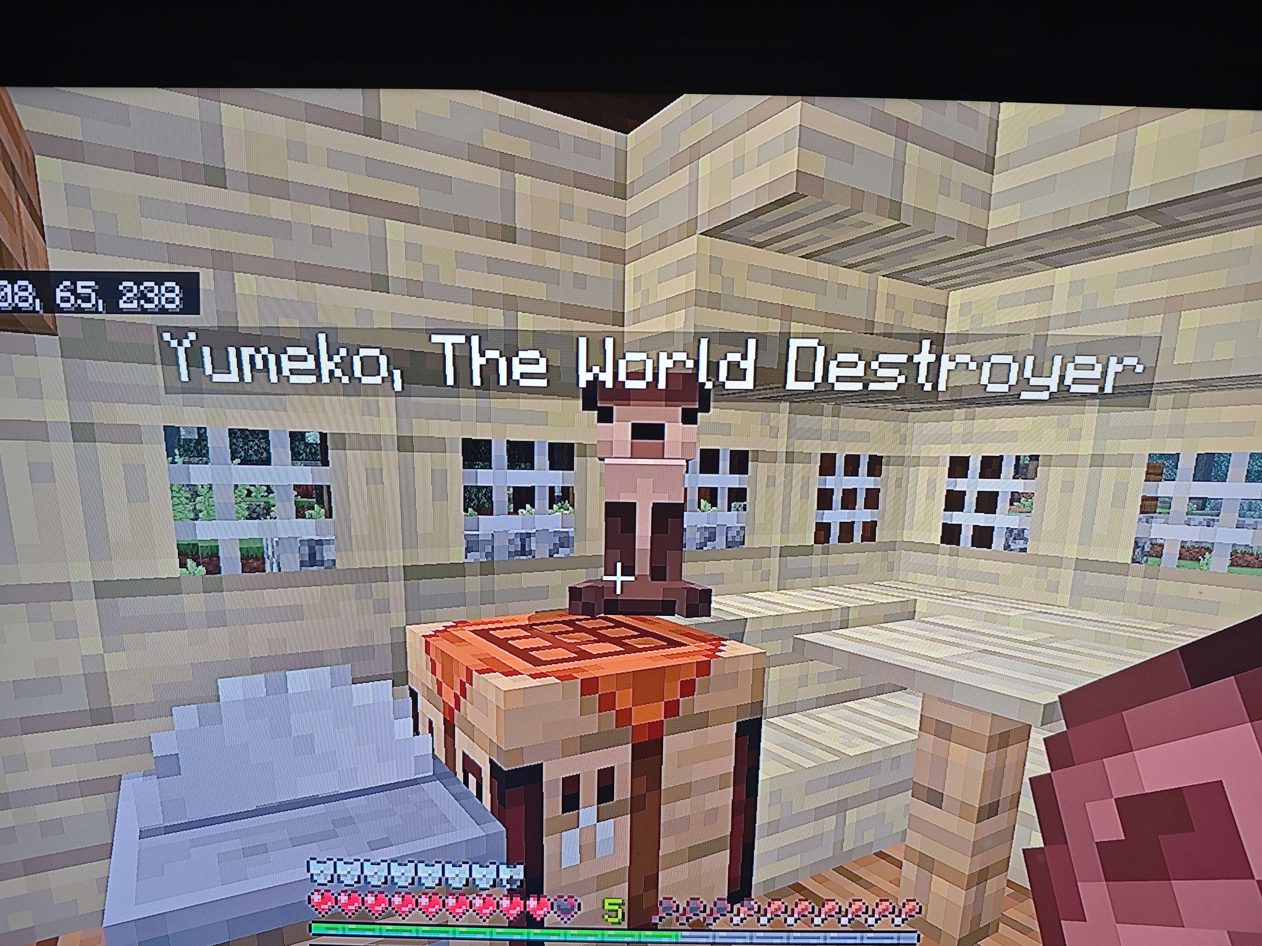 I Present you ... !!! 

YUMEKO, THE WORLD DESTROYER !! 

Regardez comme elle est toute pipou 🤭