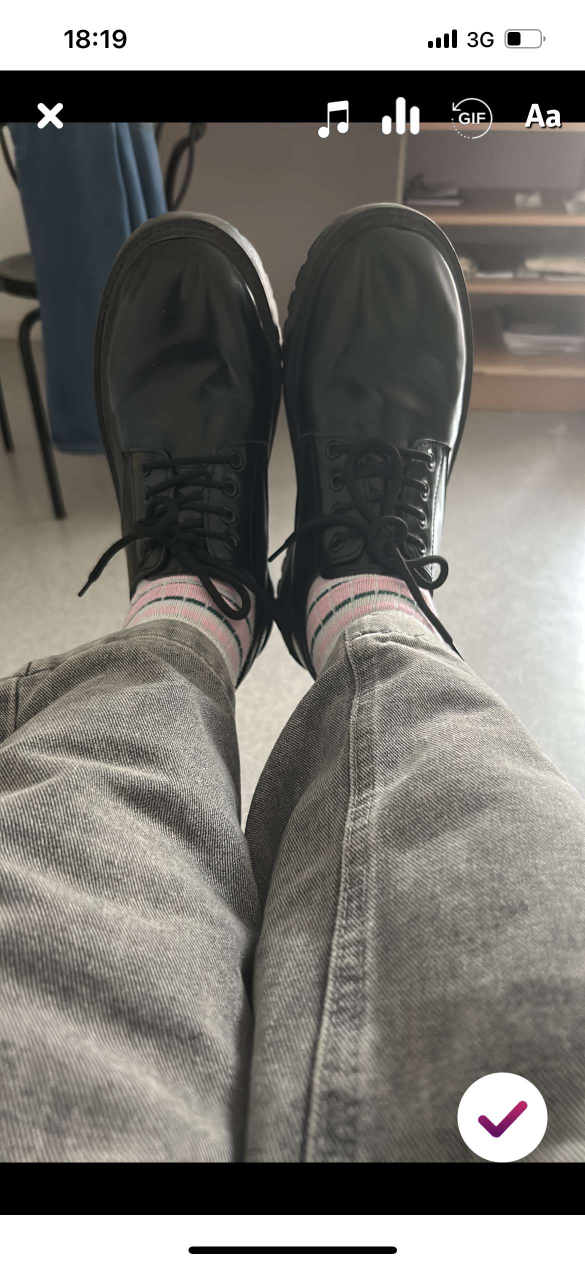 @Nuage  regarde j'ai du rose dans mes chaussettes #kawaii