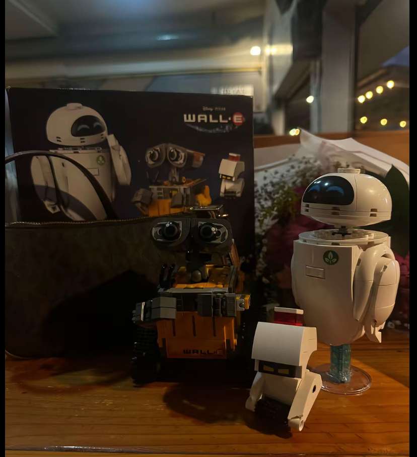Mon nouveau Lego que je vais acheter ??? Un set WALL-E + EVE