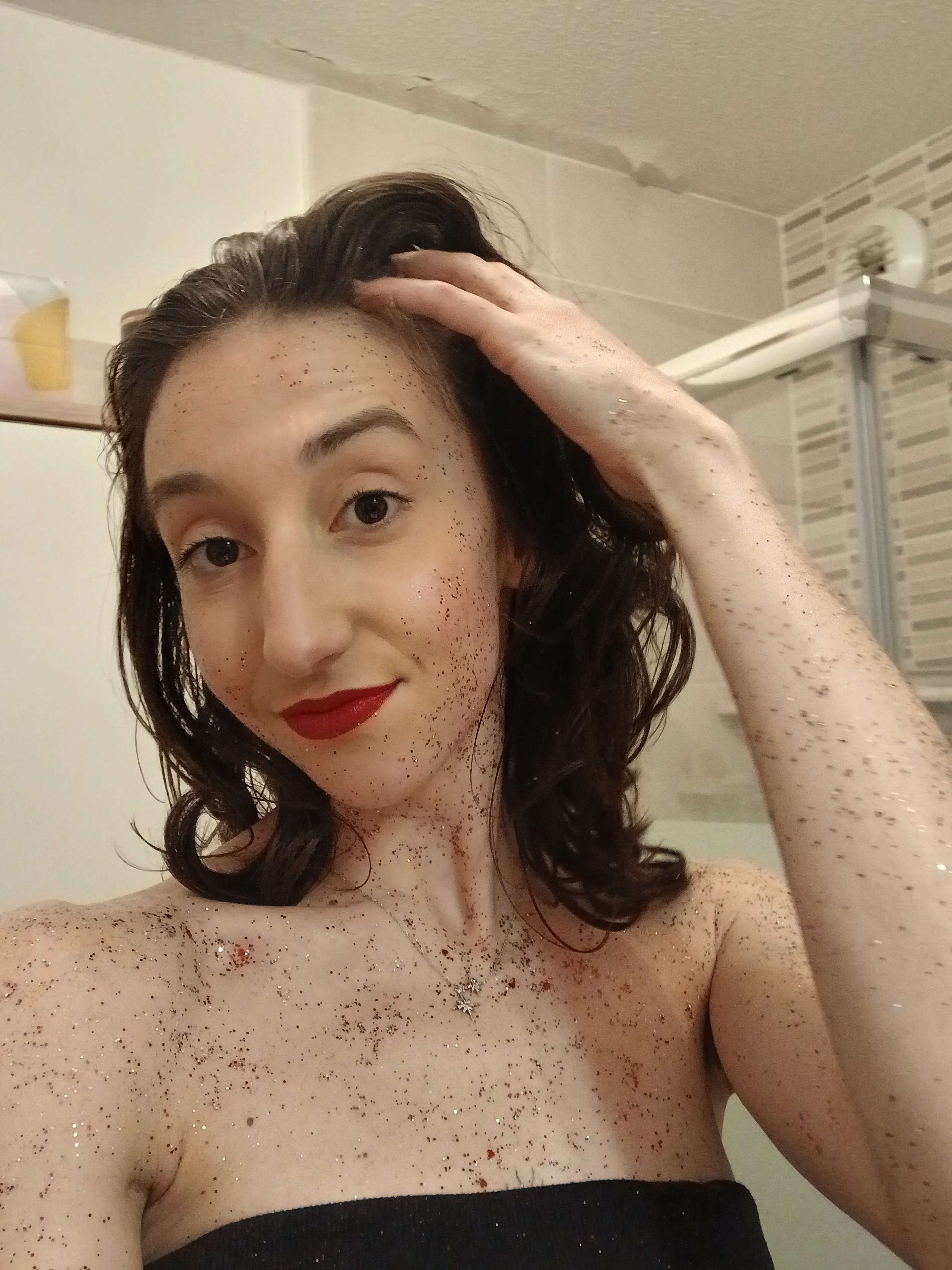 Des paillettes dans ma vie K&eacute;vin ✨💅
(&ccedil;a s'enl&egrave;ve pas c'est une gal&egrave;re)