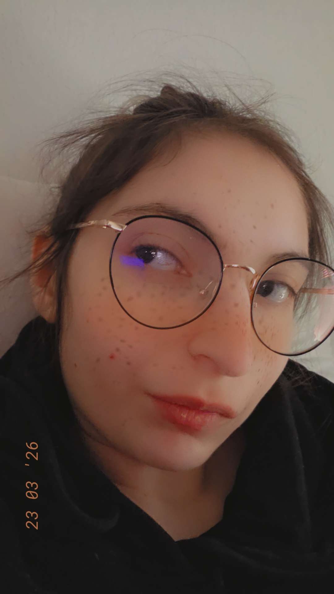 Aujourd'hui, j'ai officiellement 23 ans et demi.🤣 Information inutile, dites-vous ? J'entends et mon c&oelig;ur reste ouvert. #cours #tadc #sommeil #insomnie
