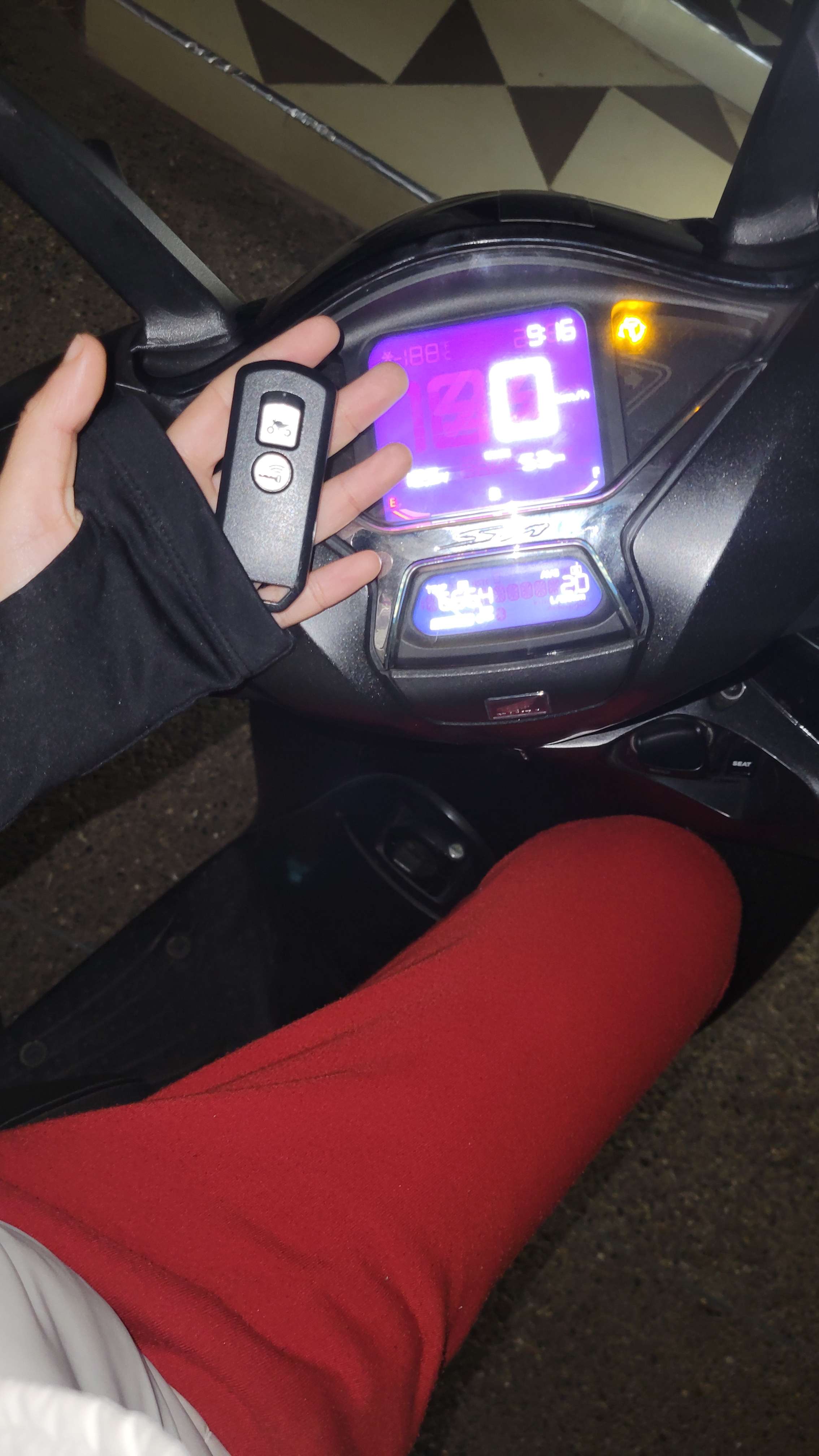Night ride avec le cousin 🏍
#moto #adr&eacute;naline