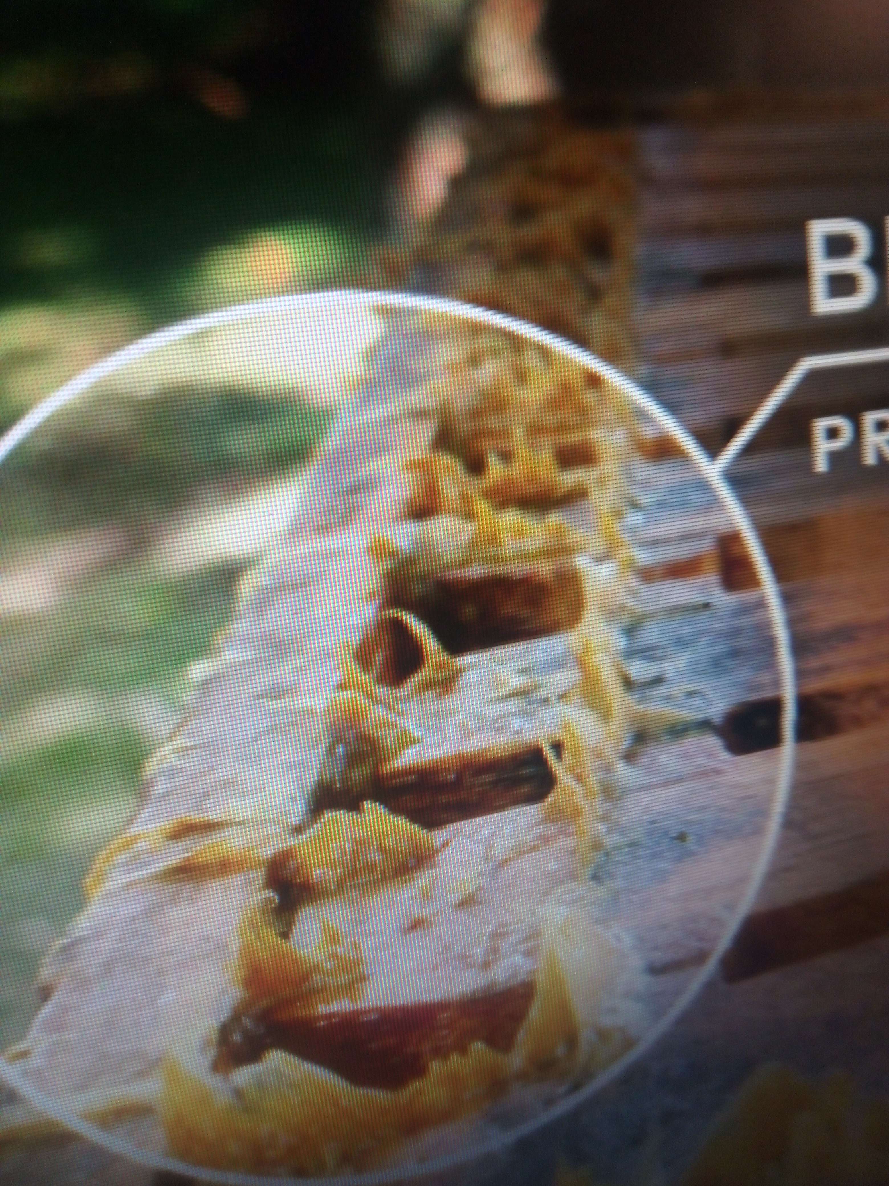 La Propolis une produits de la ruche que les ouvriers vont avec la s&egrave;ve de certains arbre pour isoler leur ruche et se protecge et aussi pour nous car elle soigne les maux de hiver il les anesth&eacute;siques adoucissant anti inflammatoires apr&egrave;s ses une formation de base pour pouvoir en prendre