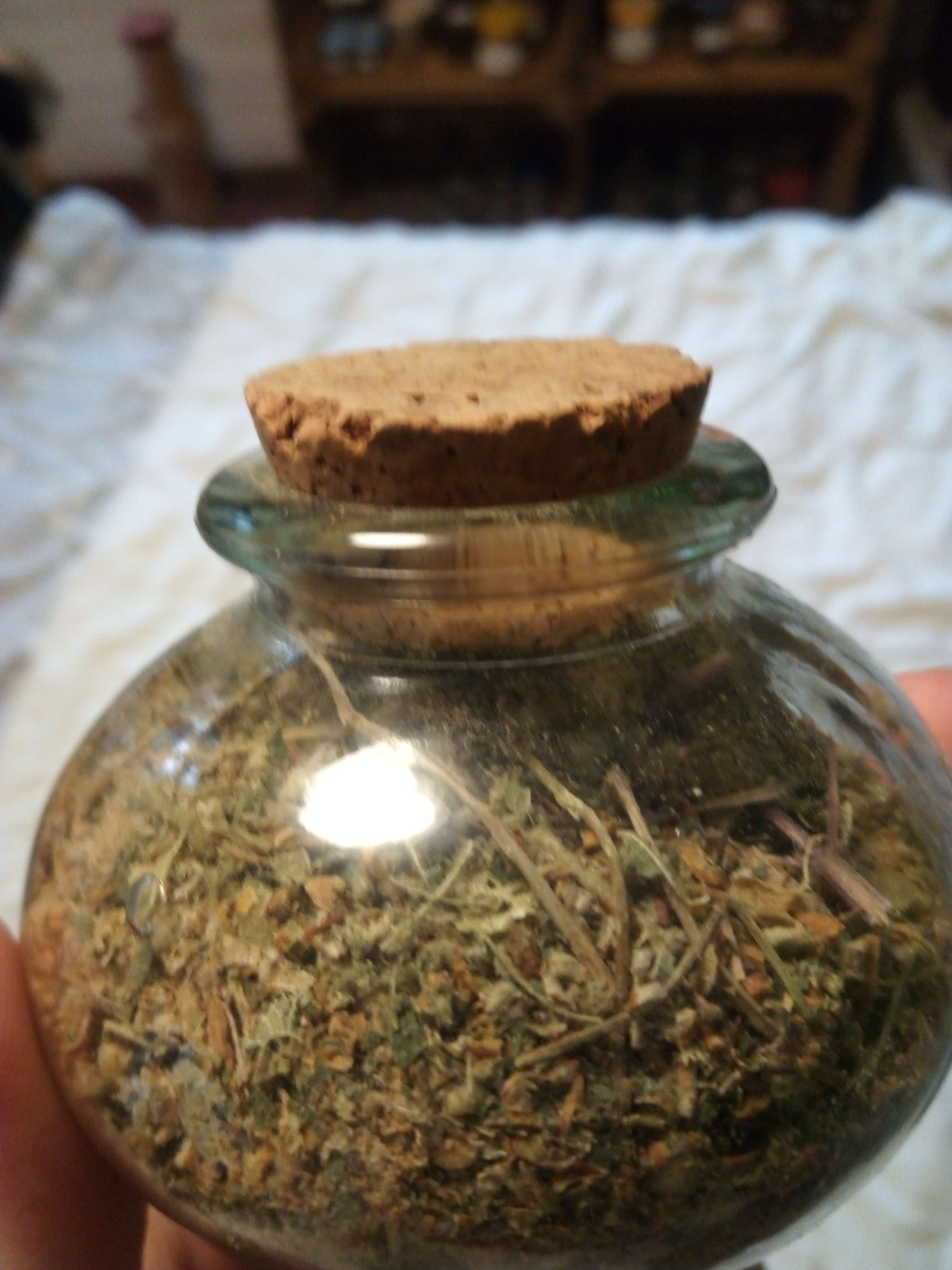 Poudre digestif faire la main par des plantes qui on des propri&eacute;t&eacute;s digestives et aussi pour le fois fait avec des fleurs de tilleul et de origan on peut aussi m&eacute;lange a la menthe au romarin et la sauge officinale en g&eacute;lules a prendre avant de manger libre de achet&eacute; ou cherches dans la nature pour origan car les autre il faut les ach&egrave;te r&eacute;coltes pendant la saison et s&egrave;che pour les r&eacute;duire en poudre