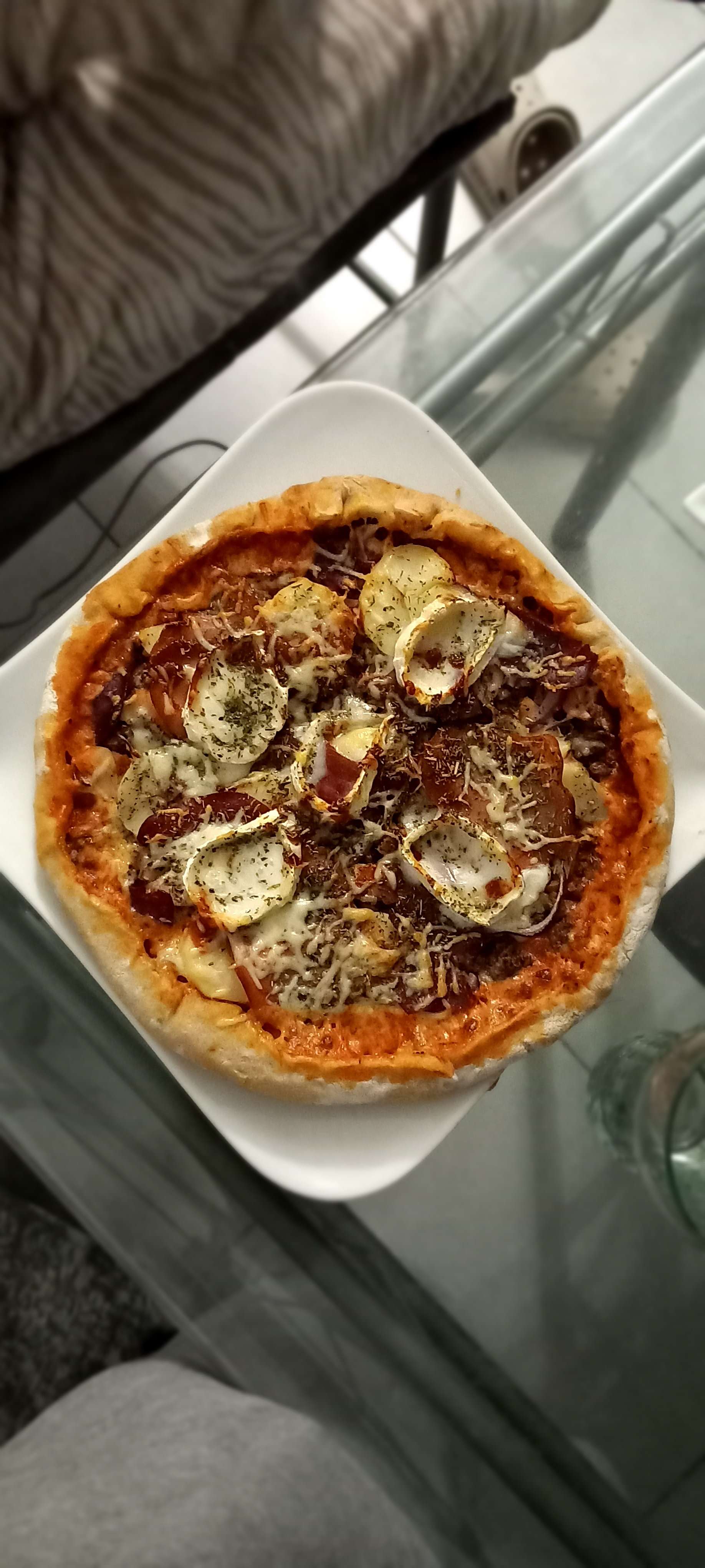 Pizza maison, cro&ucirc;te fourr&eacute;e au fromage 🤓