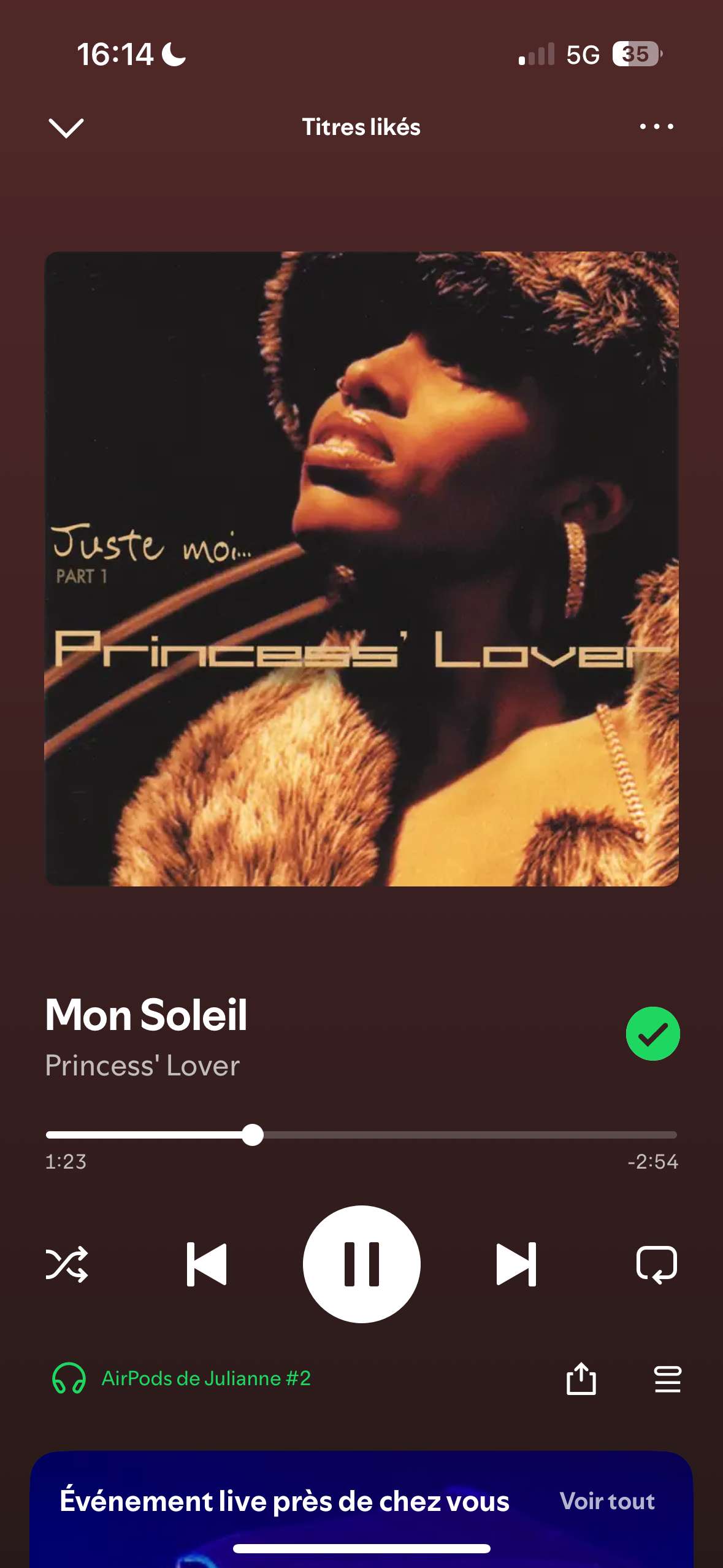 Tu est mon soleil,
Illumines mes jours mes nuits,
Tu m&rsquo;&eacute;merveille ☀️