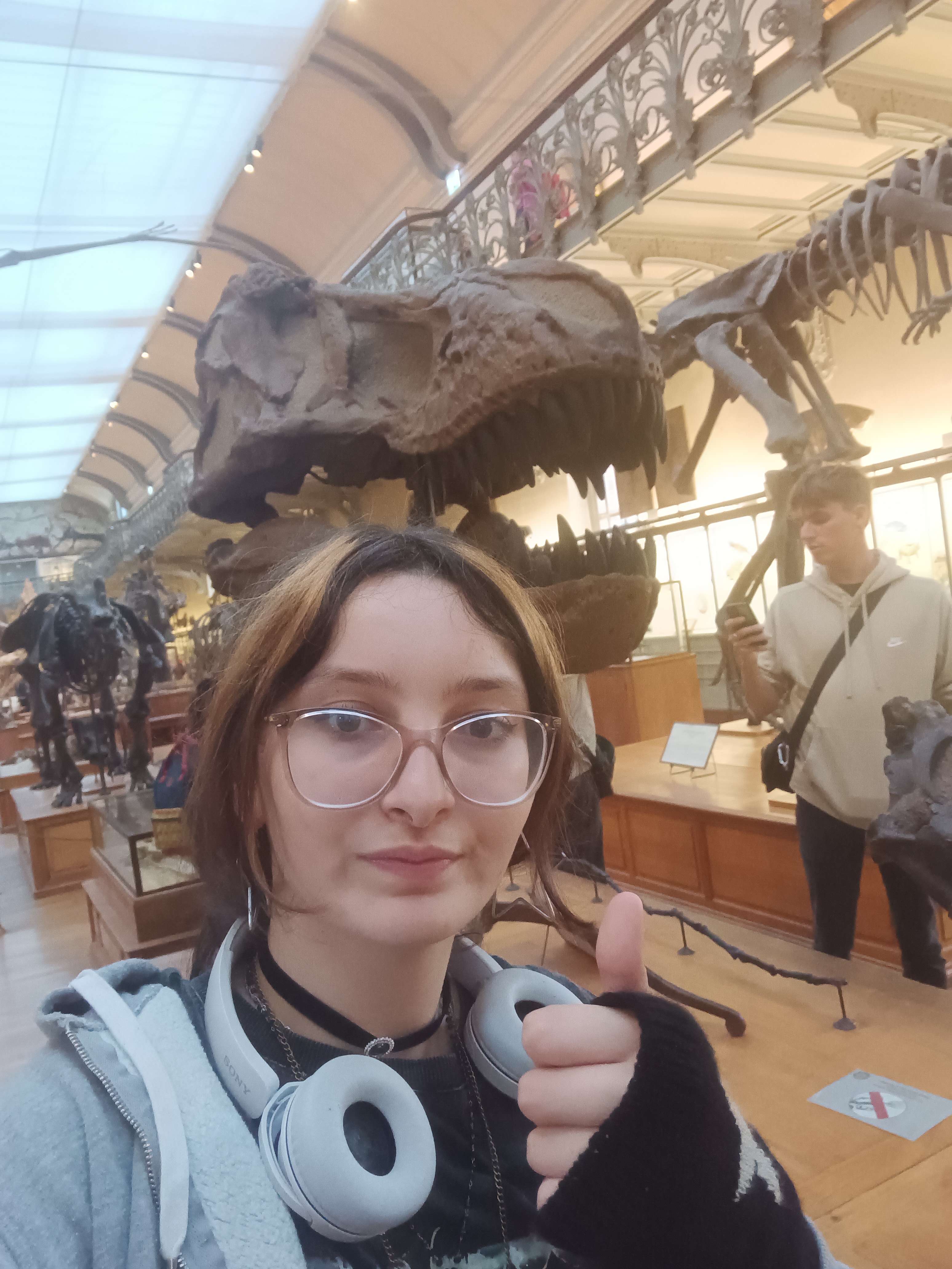 Ma journ&eacute;e d'hier bruh je suis all&eacute;e &agrave; la galerie de la Pal&eacute;ontologie (J'AIME TROP LES DINOSAURES YAVAIT UN PTN DE GLYPTODON,UN ST&Eacute;N&Eacute;OSAURUS HEBERTI ET LUCY OUIII)